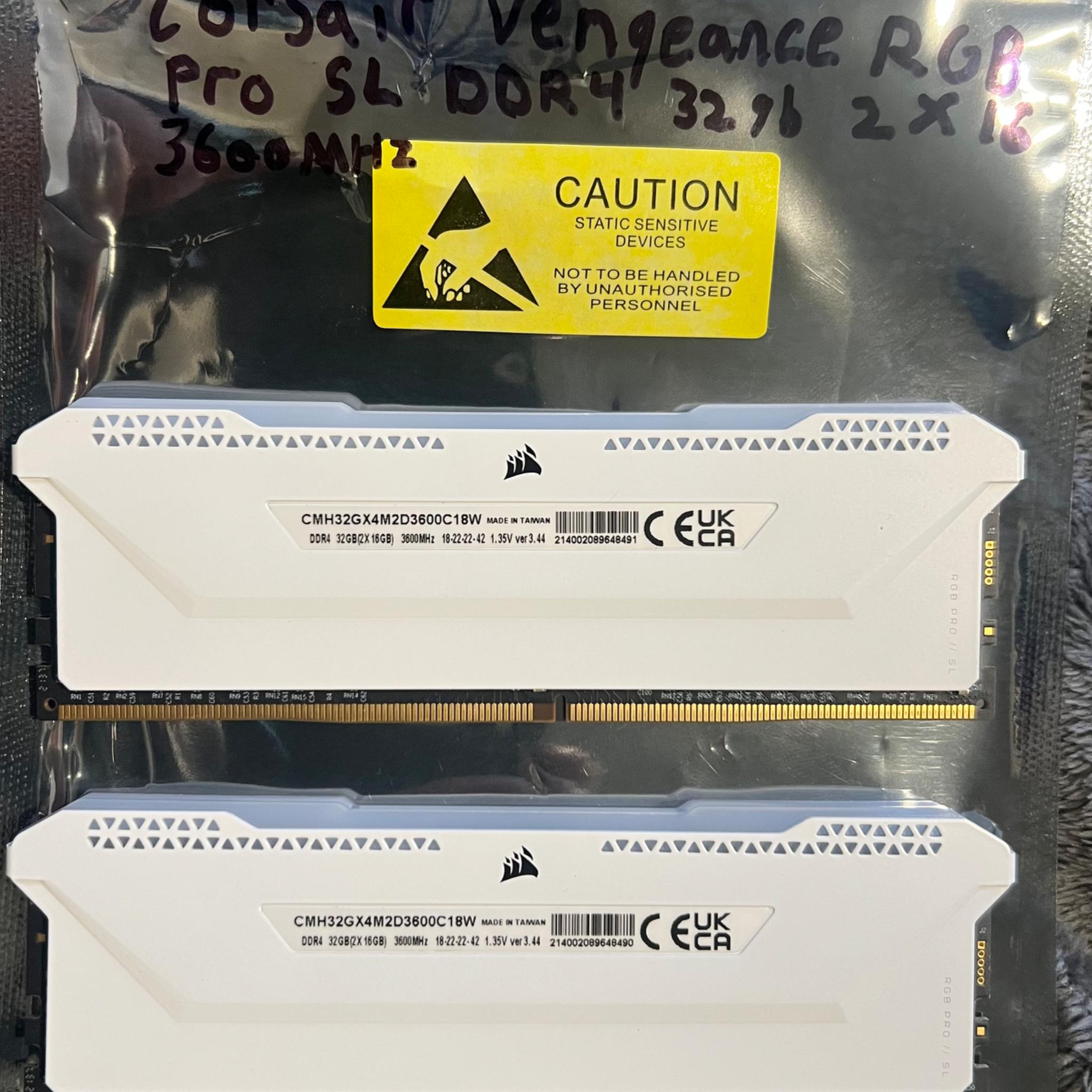 Corsair Vengeance RGB Pro SL DDR4 32GB (2x16) 3600 MHz CL18-22-22-42 1.35V Intel XMP