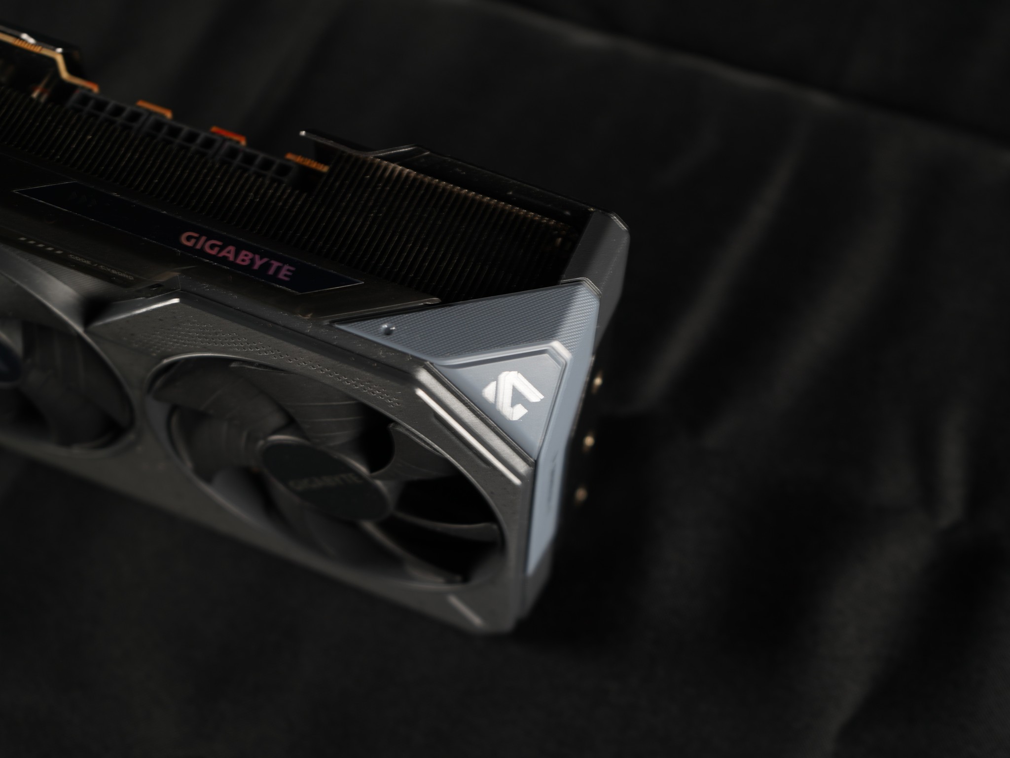 GIGABYTE Radeon RX 9070 XT Gaming OC 16G Graphics Card, PCIe 5.0, 16GB GDDR6