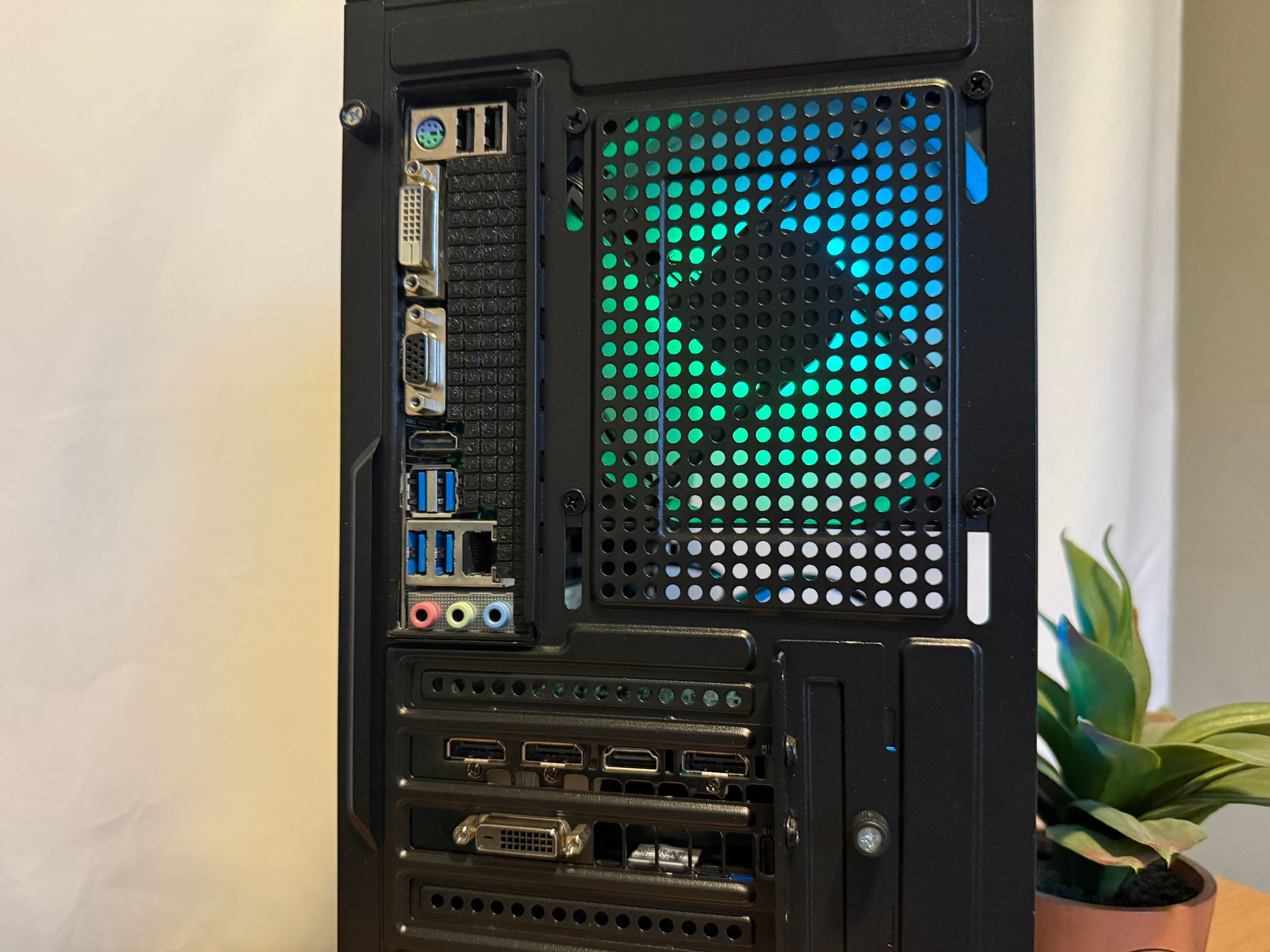 🔥GTX 1060 6gb, Ryzen 3200G, 16gb RAM🔥 Windows 11 🔥 Gaming PC for Fortnite, Arc Raiders, and more!