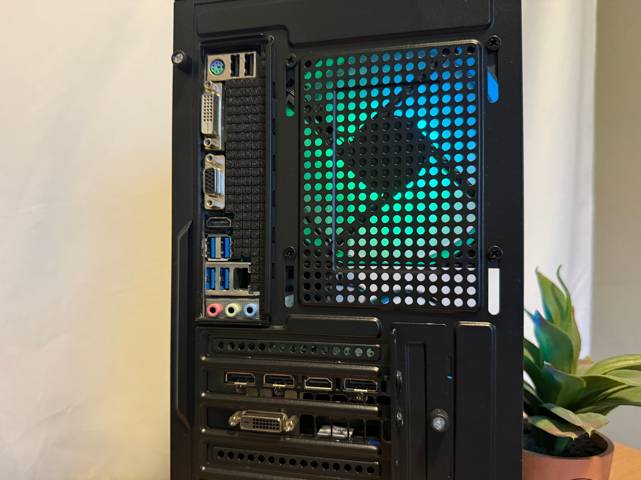 🔥GTX 1060 6gb, Ryzen 3200G, 16gb RAM🔥 Windows 11 🔥 Gaming PC for Fortnite, Arc Raiders, and more!
