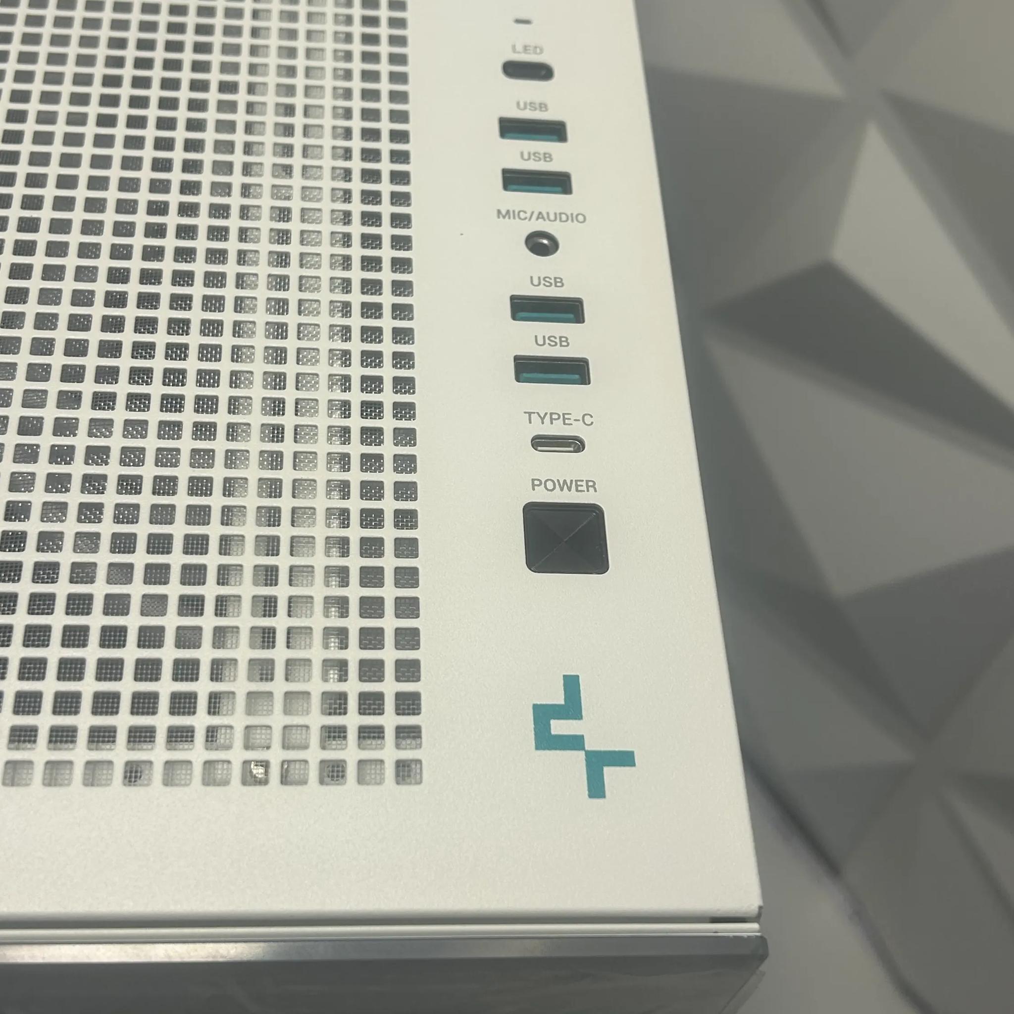 🥶🧊//Castle Peak// - Minimalist Gaming PC🥶🧊 RTX 5070, Intel Core i5 13600KF, 32GB Ram + 2TB SSD