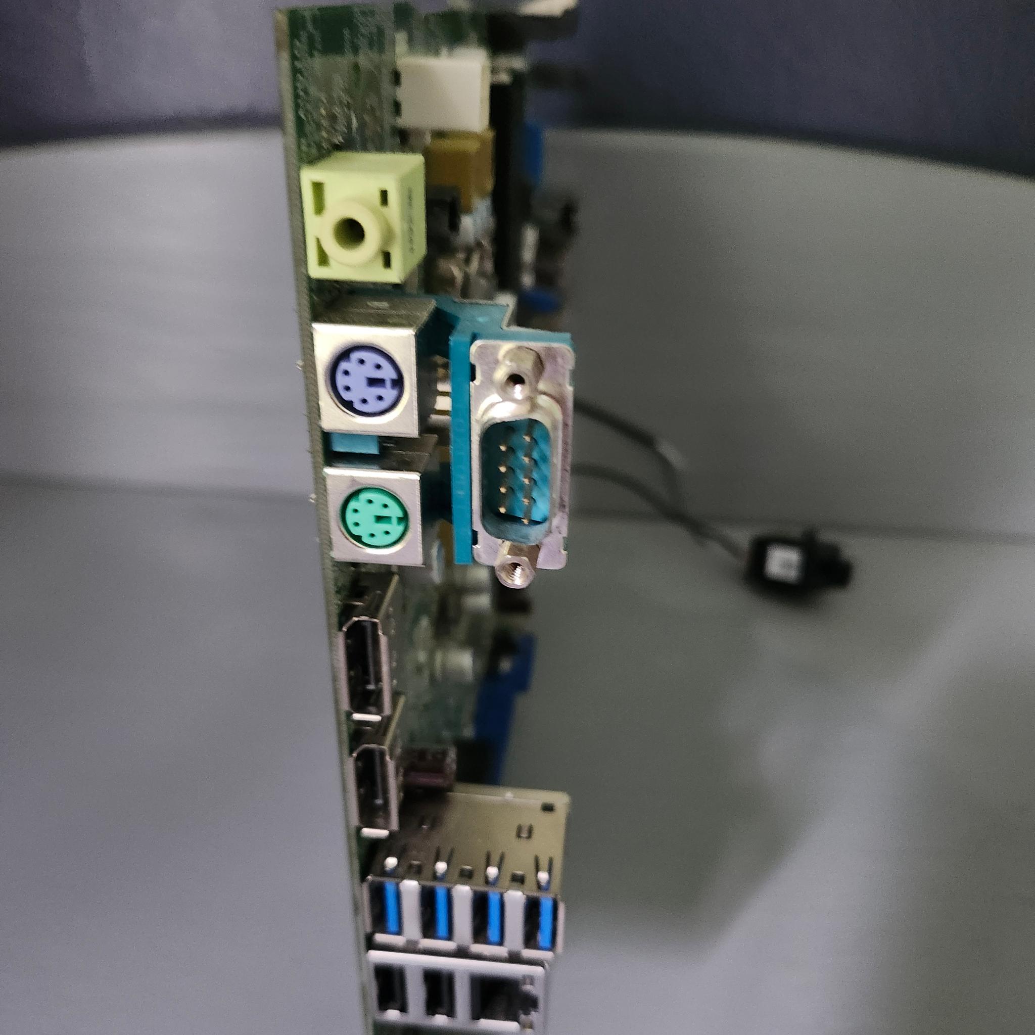 Q370 chipset with an i5 8500