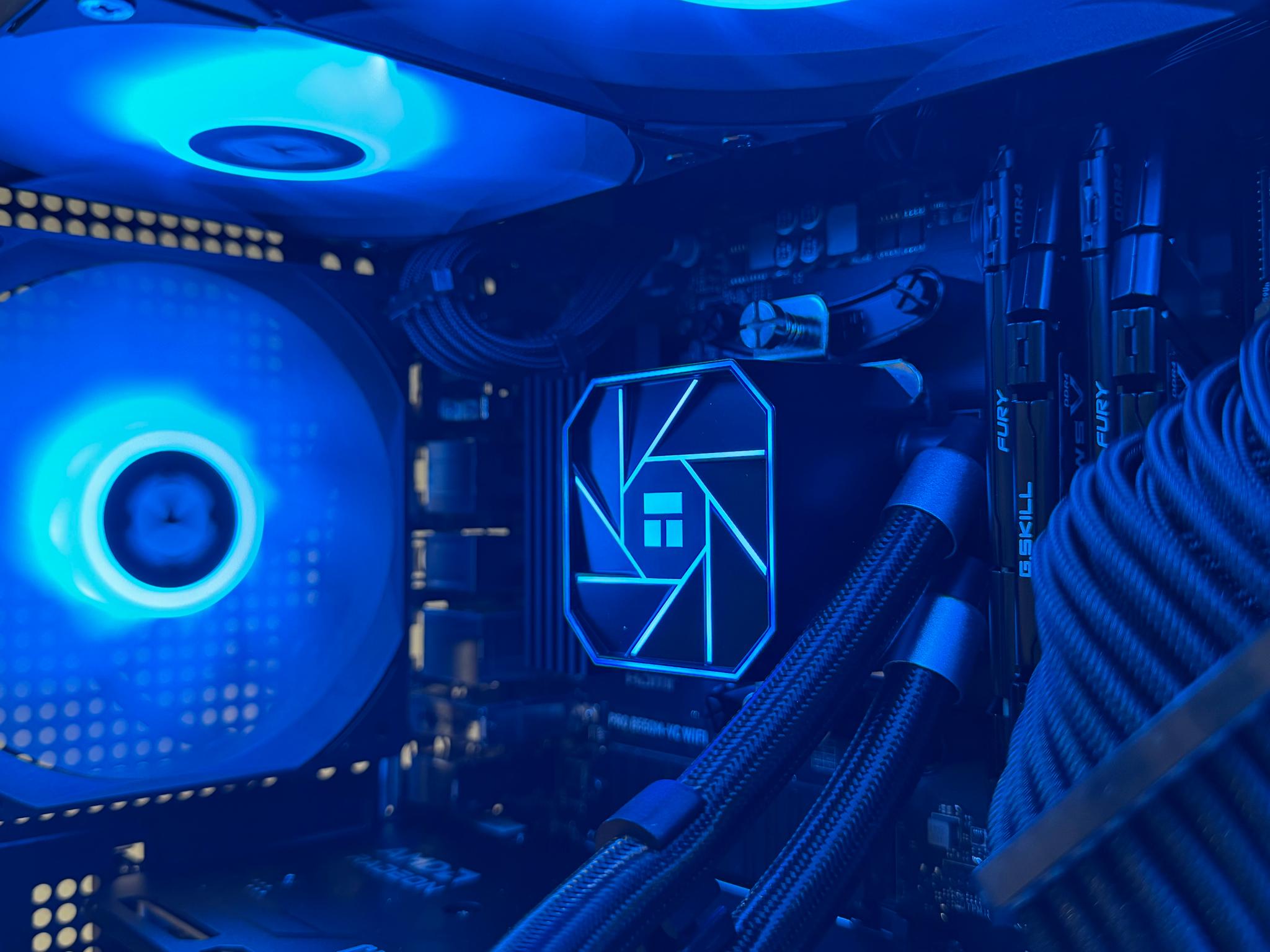 Custom 9060XT 16GB, 5600X Gaming PC