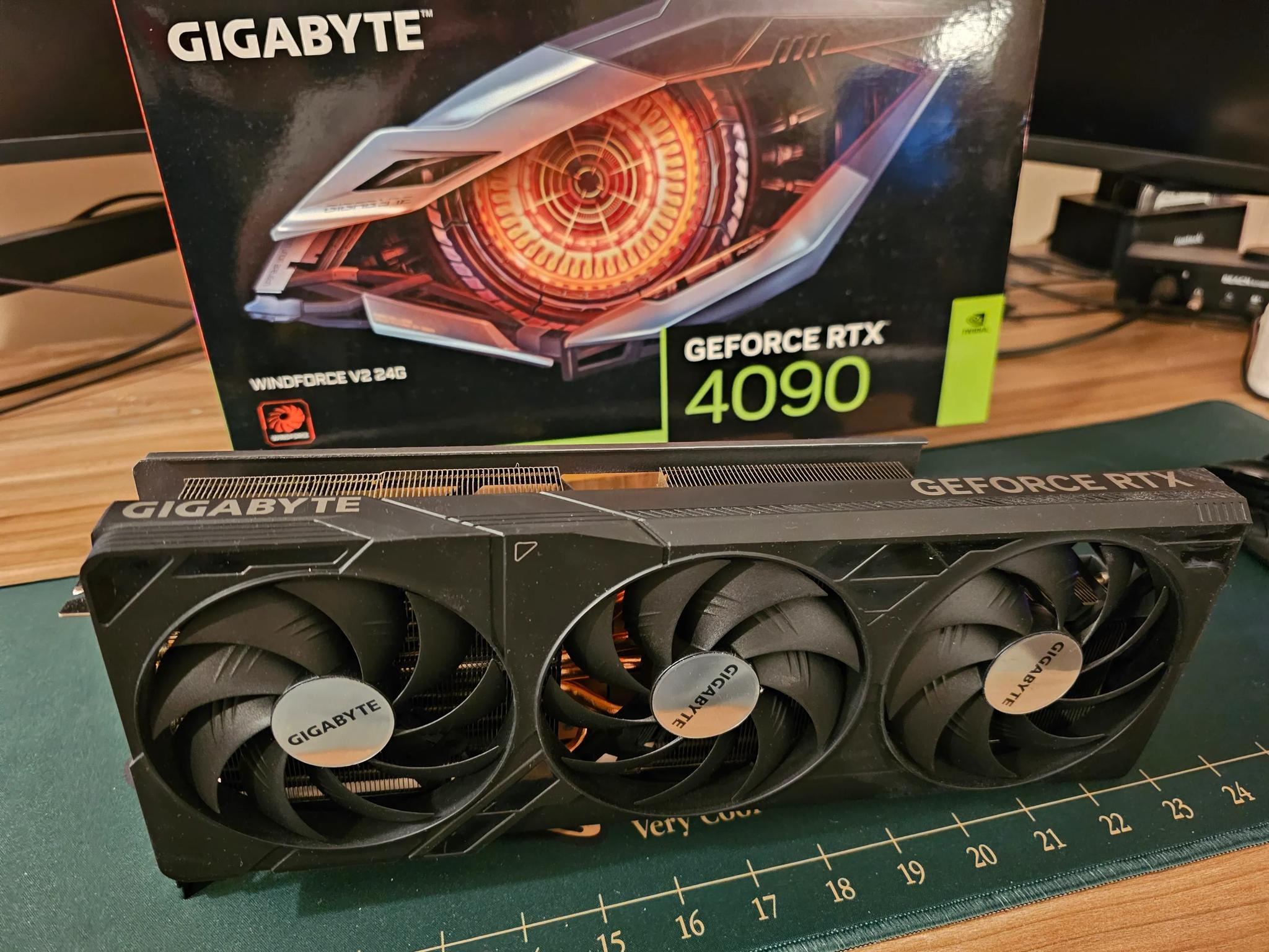 Light Use In Box Gigabyte RTX 4090 Windforce V2