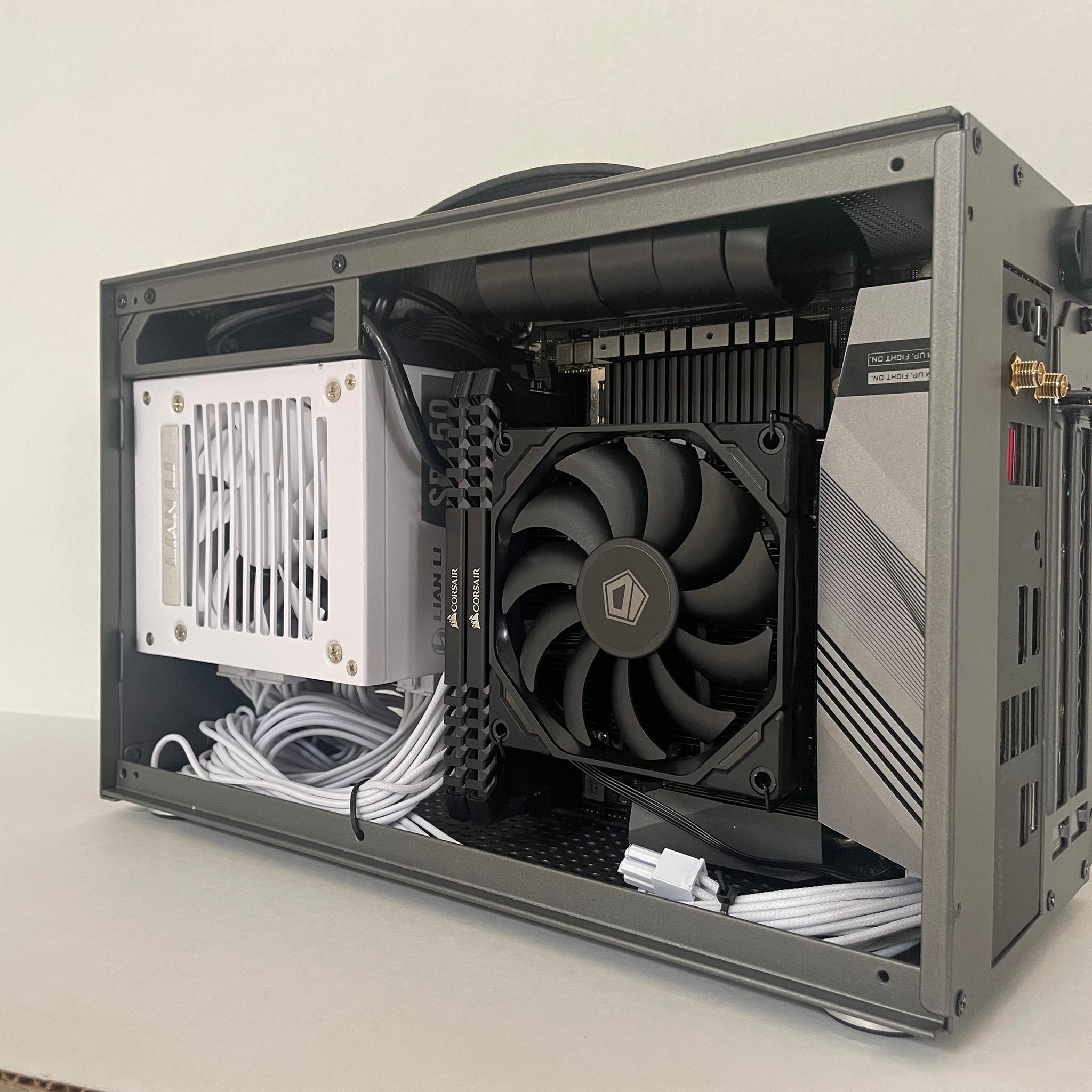 i5-12400 + RX 5700 XT || LGA 1700 ITX SMALL FORM FACTOR Portable w/ Leather Handle