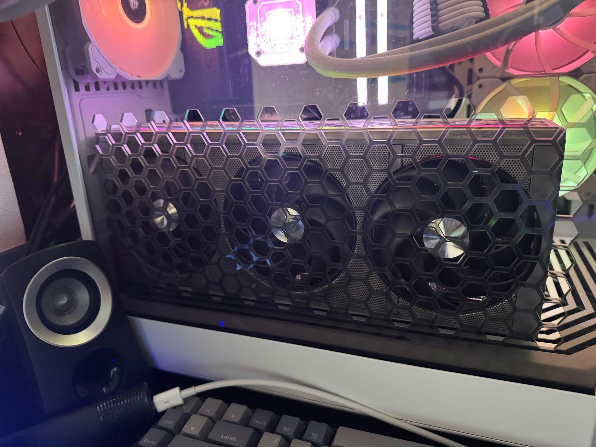 Sapphire NITRO+ RX 9070 XT