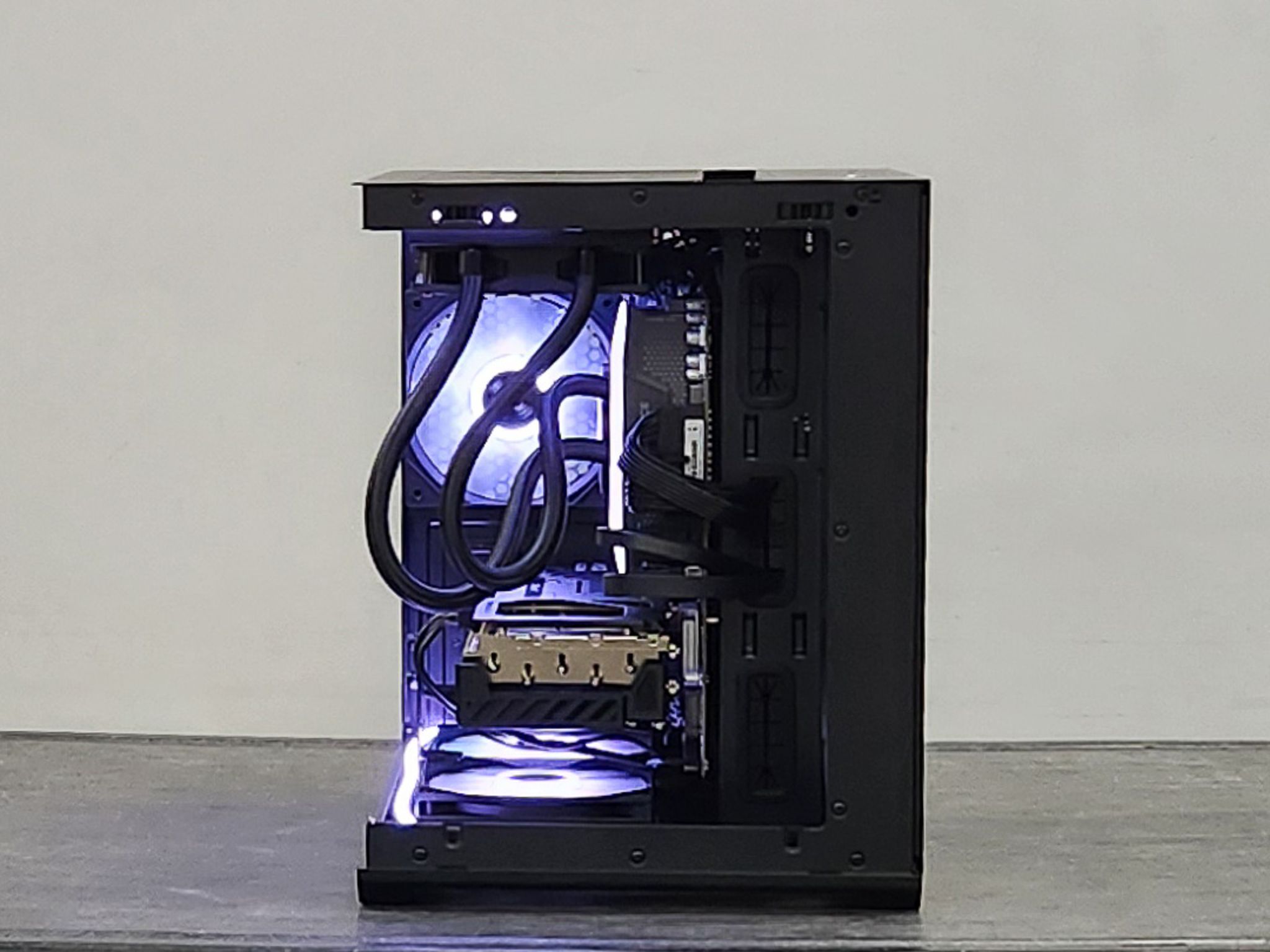 RX 9070 XT | Ryzen 7 7800X3D | Custom Liquid Cooled Gaming PC | 2TB SSD | 32GB DDR5 | Win 11 Pro
