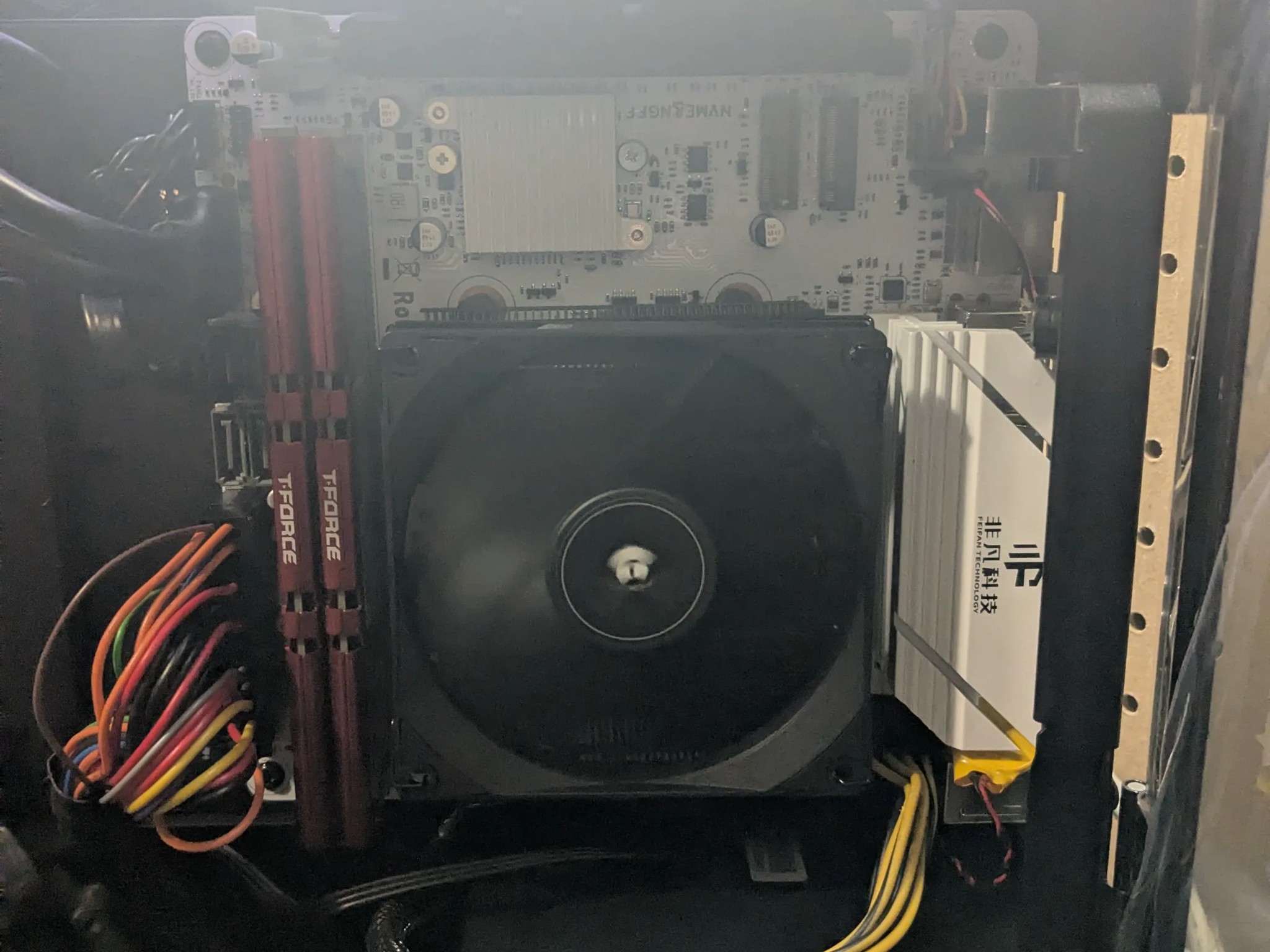 SLIM AM4 Upgrade Path | 160 FPS Fortnite | R5 1600, GTX 1070 Ti, 1TB SSD, ITX Case with RGB and Wifi