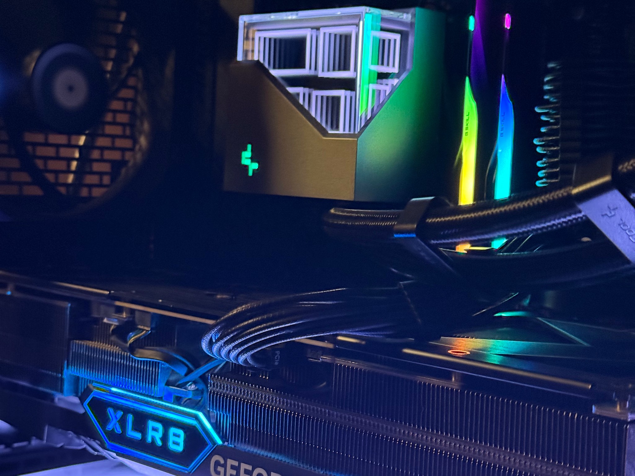 RTX 4080 Super | 32GB DDR5 | 2TB NVMe SSD | Ryzen 5 7600X Gaming PC