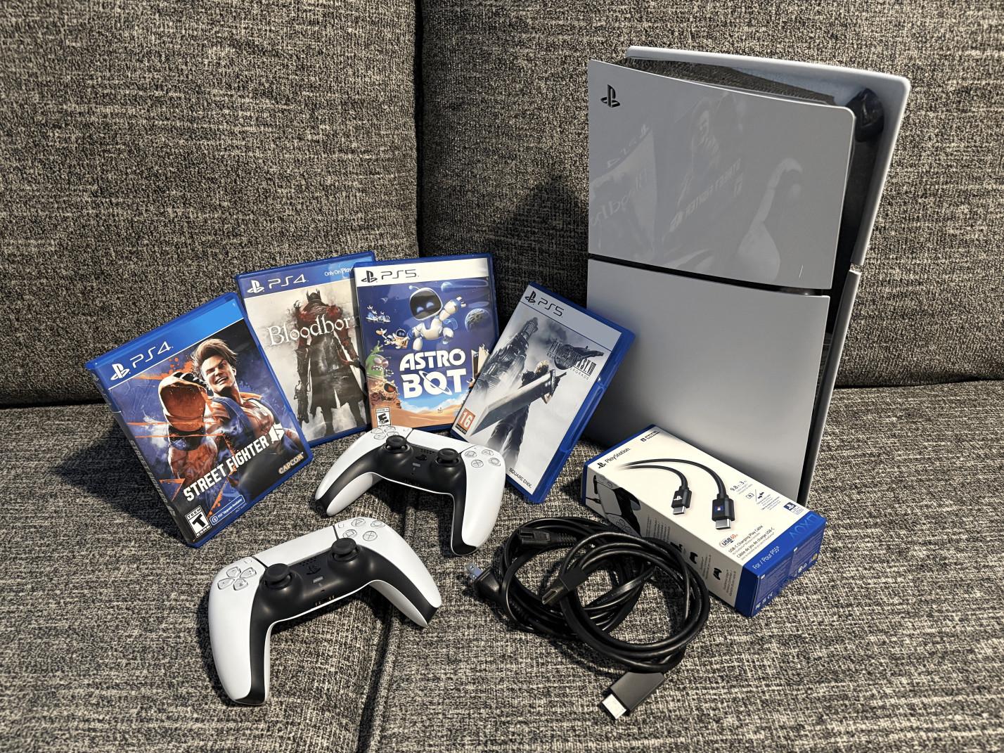 PS5 Disc Edition 1TB + 2x PS5 Controllers + 4 GAMES [SF6 + FFVII Remake + Astro Bot + Bloodborne]