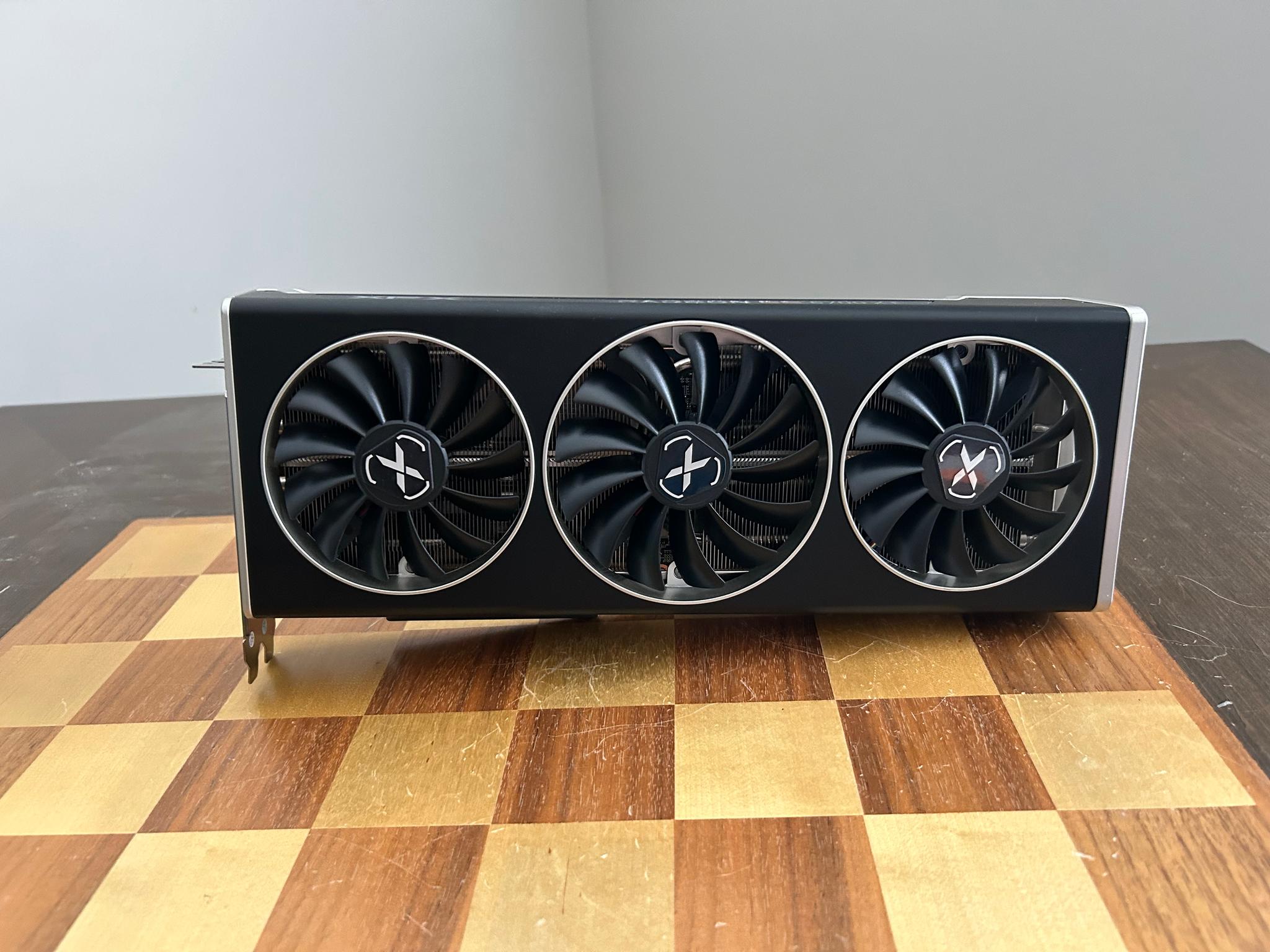 XFX MERC 319 RX 6700XT