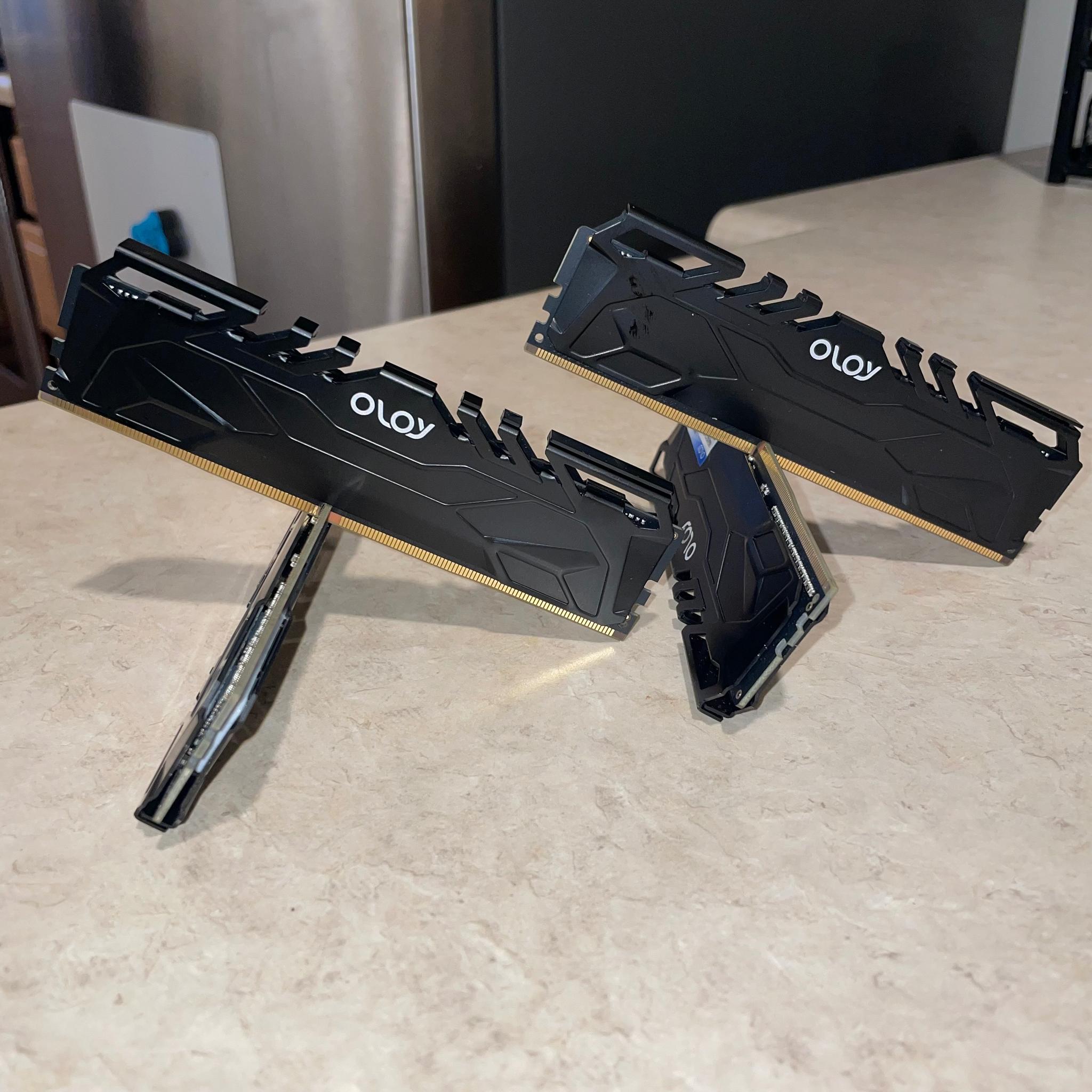 Black OLOY DDR4 RAM Sticks 32gb (4x8gb) 3000 mt/s CL16