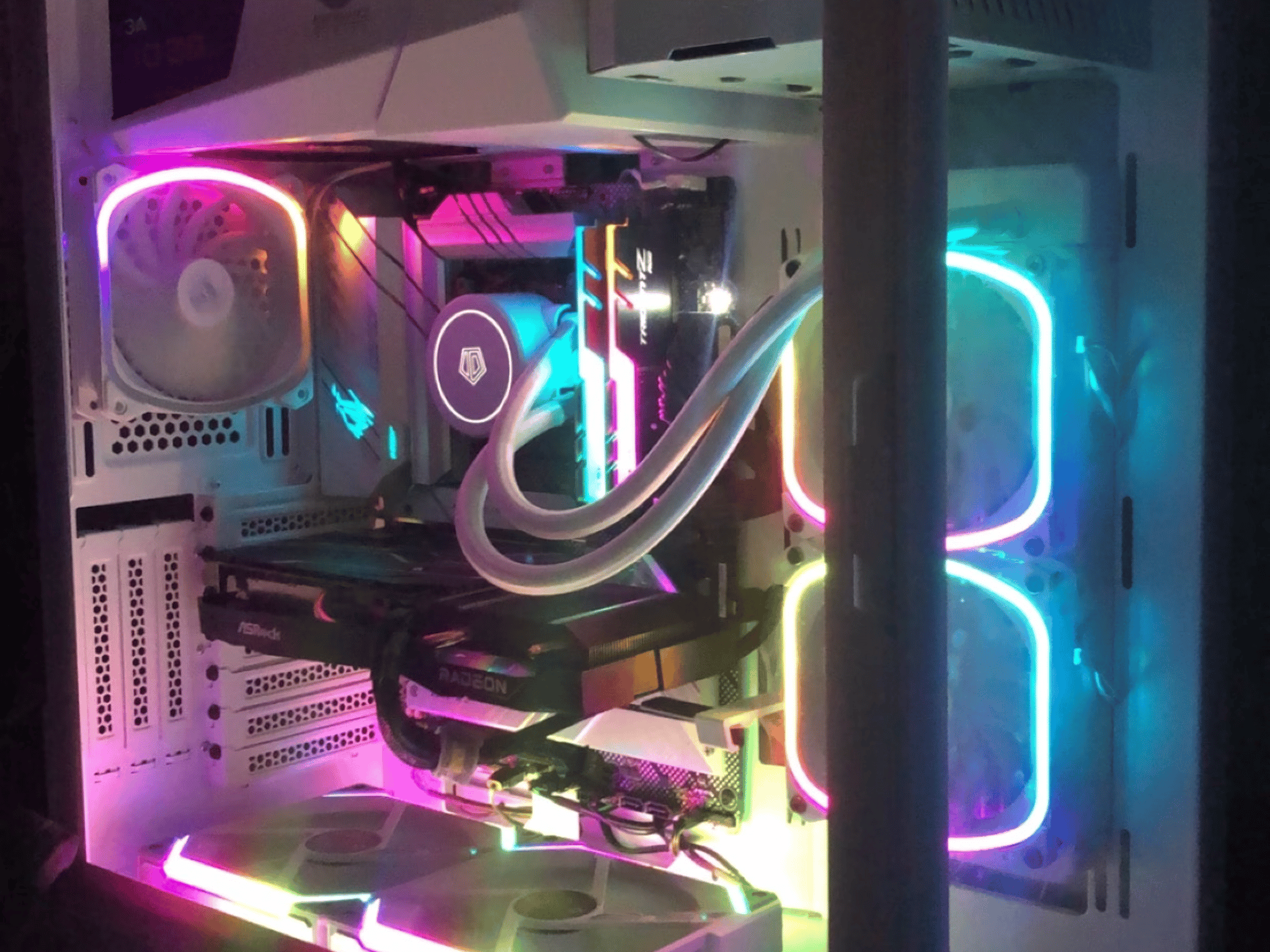 Gaming PC w/ AMD RX 6600 | Intel Core i7 12700K (White Build) Great Condition
