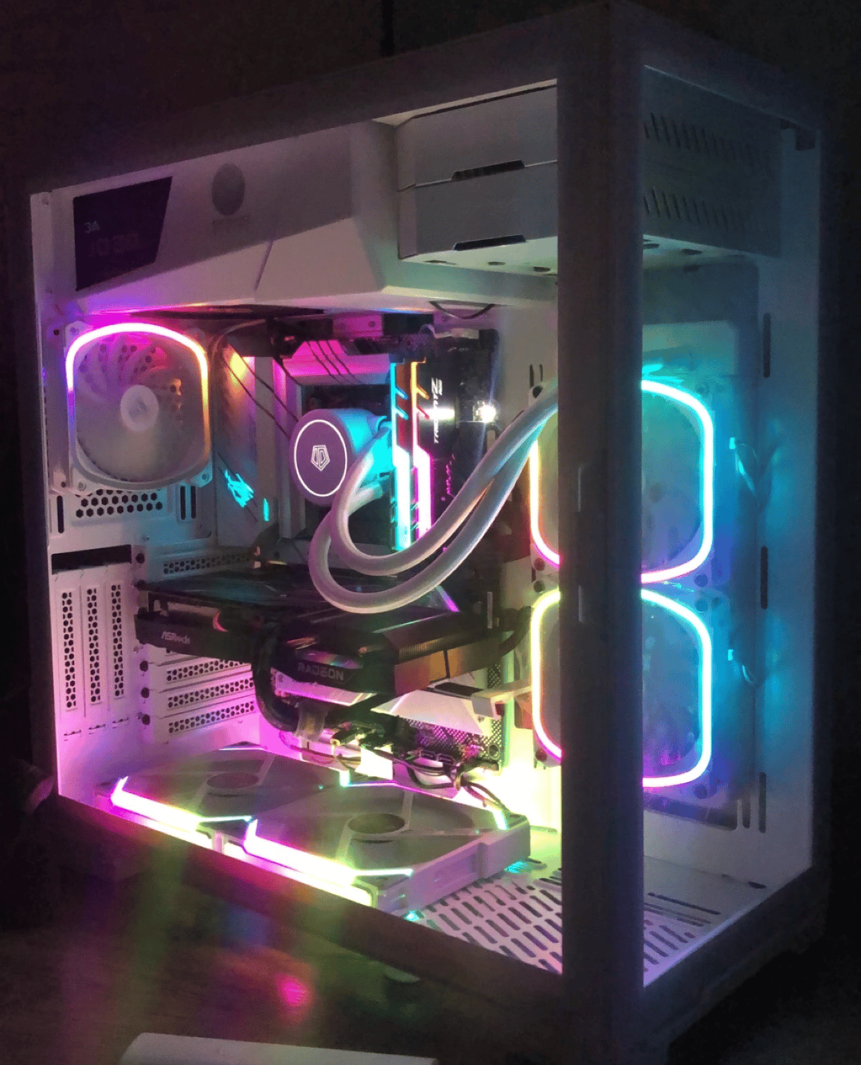 Gaming PC w/ AMD RX 6600 | Intel Core i7 12700K (White Build) Great Condition