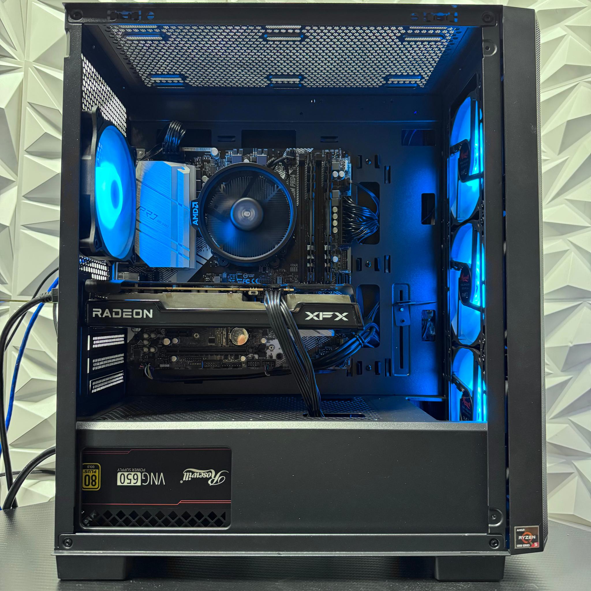 RX 6600 / Ryzen 5 5500 / 16GB DDR4 RAM / 512GB SSD / Gaming pc