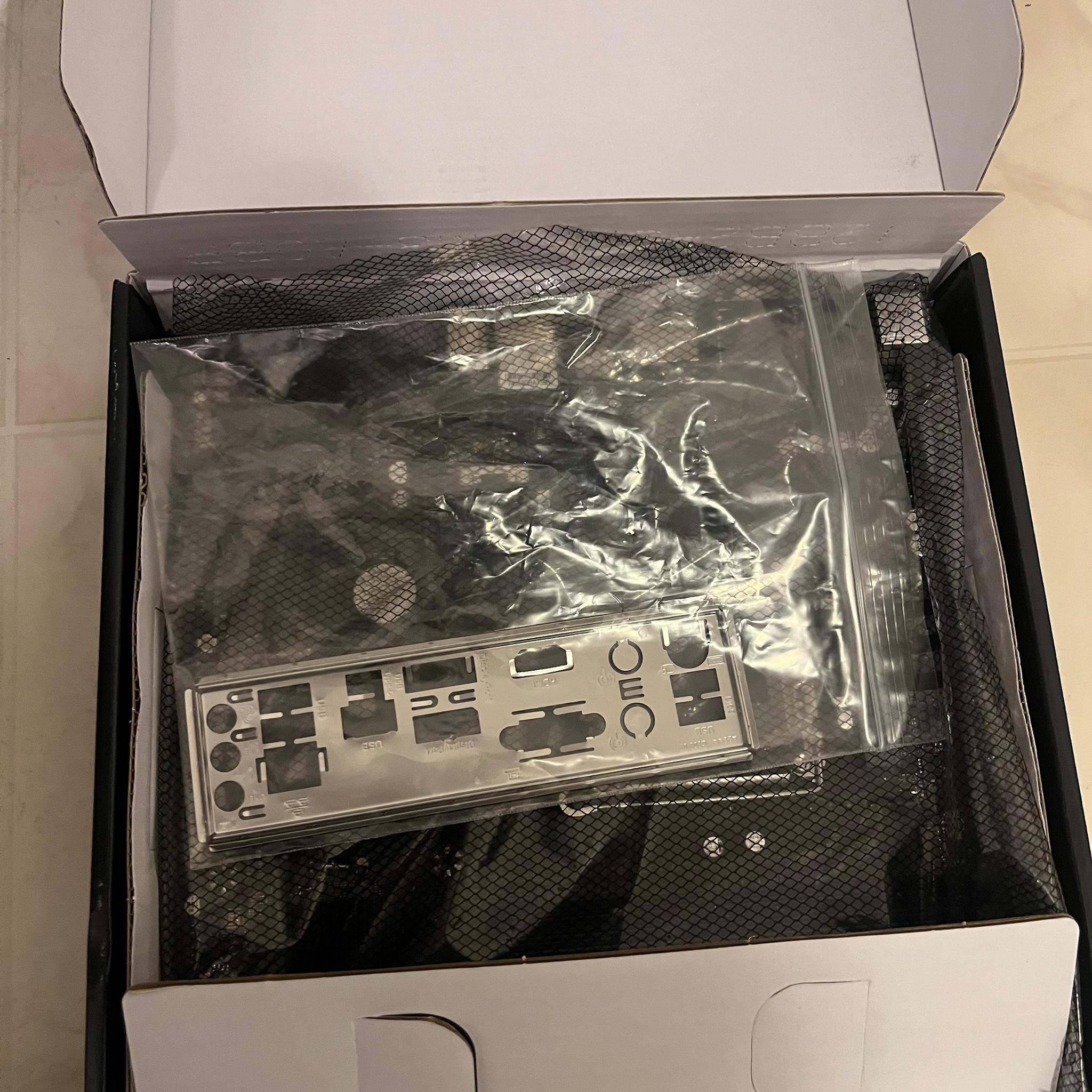 GIGABYTE B760M DS3H DDR4 (LGA 1700/ Intel/ B760/ M-ATX/ DDR4/ Dual M.2/ PCIe 4.0)
