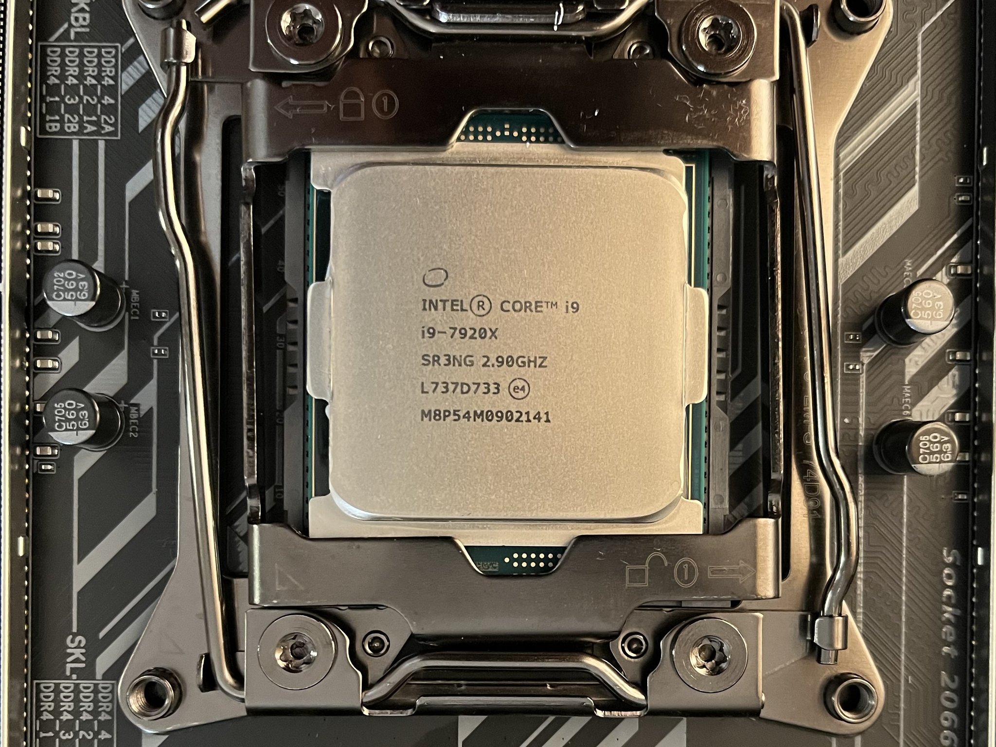 I9-7920X | X299 AORUS Gaming 3 Pro | 12-Core i9 CPU | MB Updated To Latest BIOS | With I/O Shield