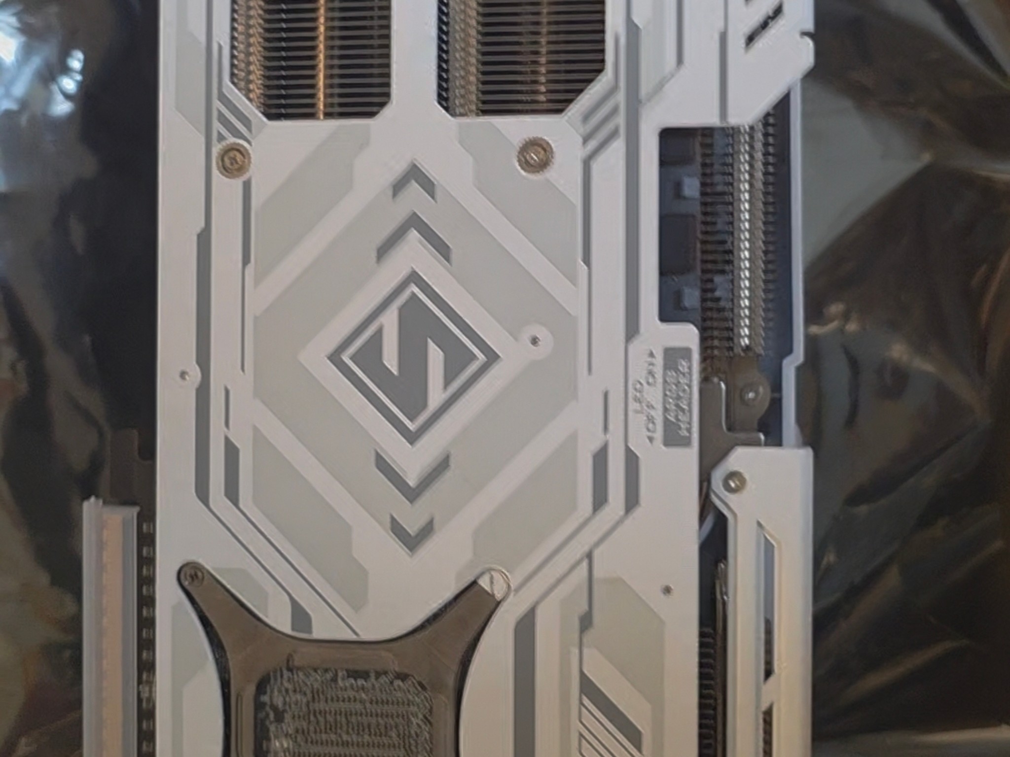 ASRock Steel Legend White RX 9070XT
