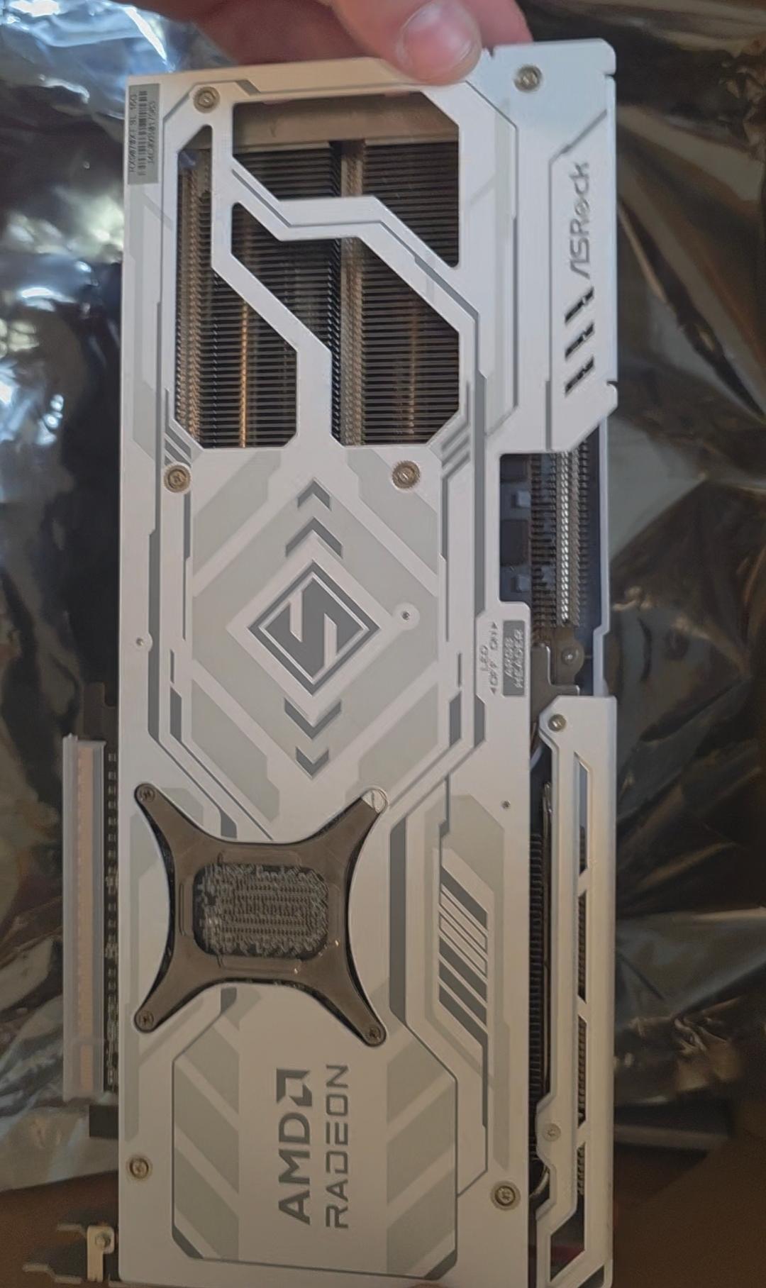 ASRock Steel Legend White RX 9070XT