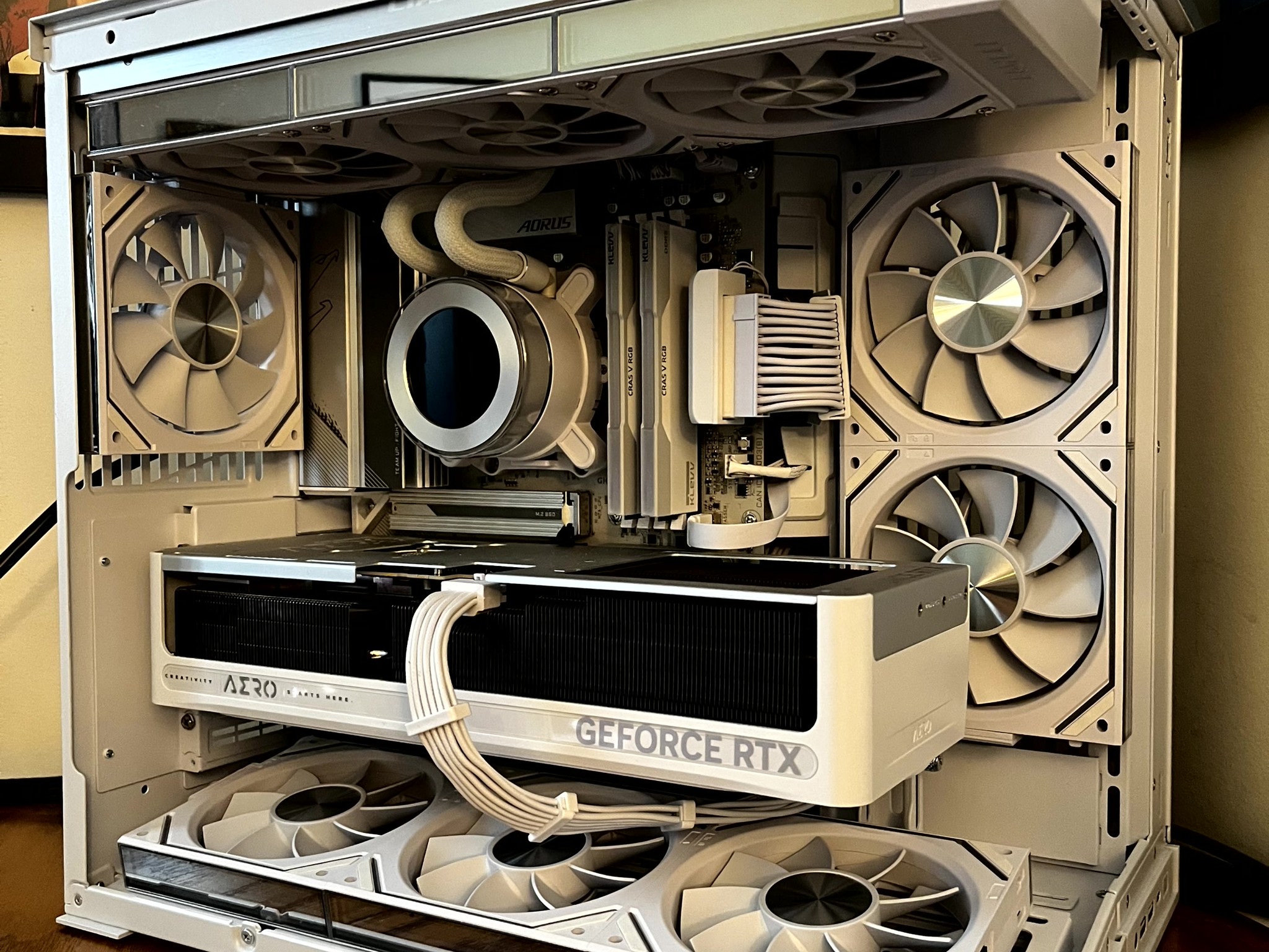 Snow Leopard - RTX 5070 Ti OC | Ryzen 7 9800x3d | 2TB NVME | 32GB @6400 MT/sec | 1000W Gold PSU