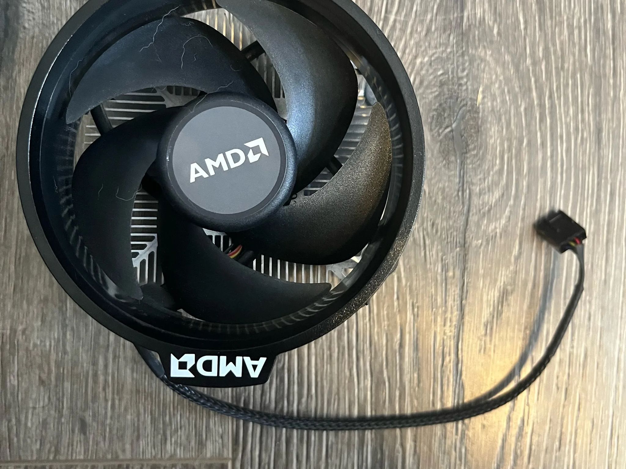 AMD Ryzen 5 3400G 4-Core 8 Thread Processor with CPU Cooler