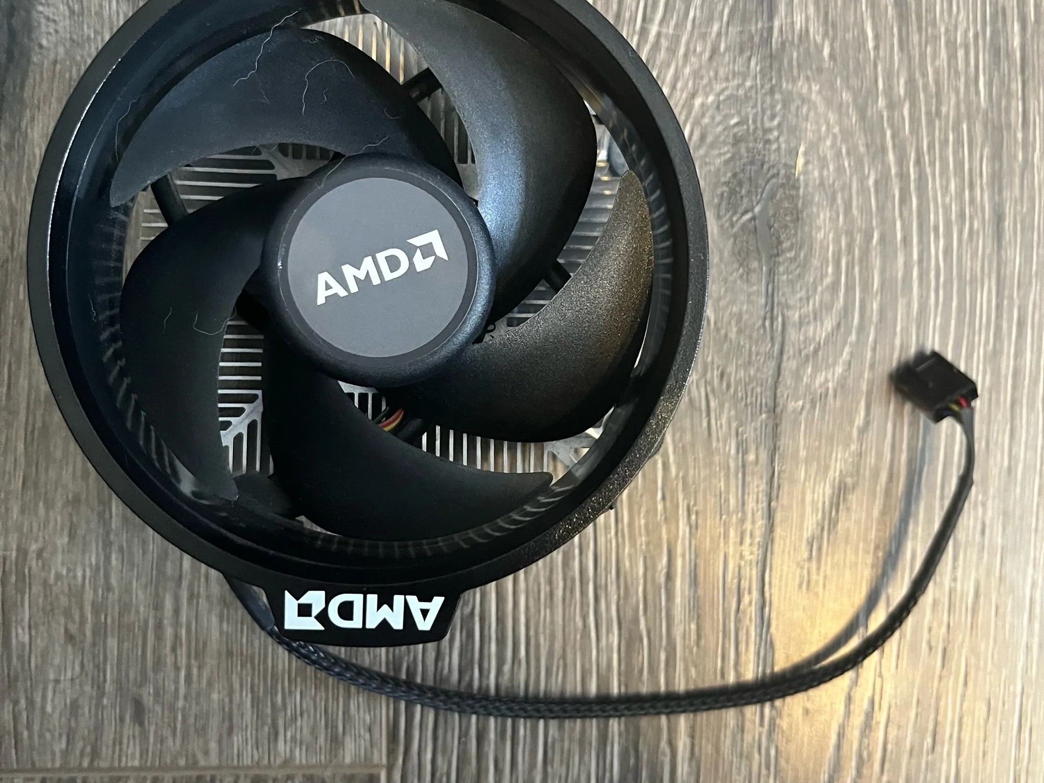 AMD Ryzen 5 3400G 4-Core 8 Thread Processor with CPU Cooler