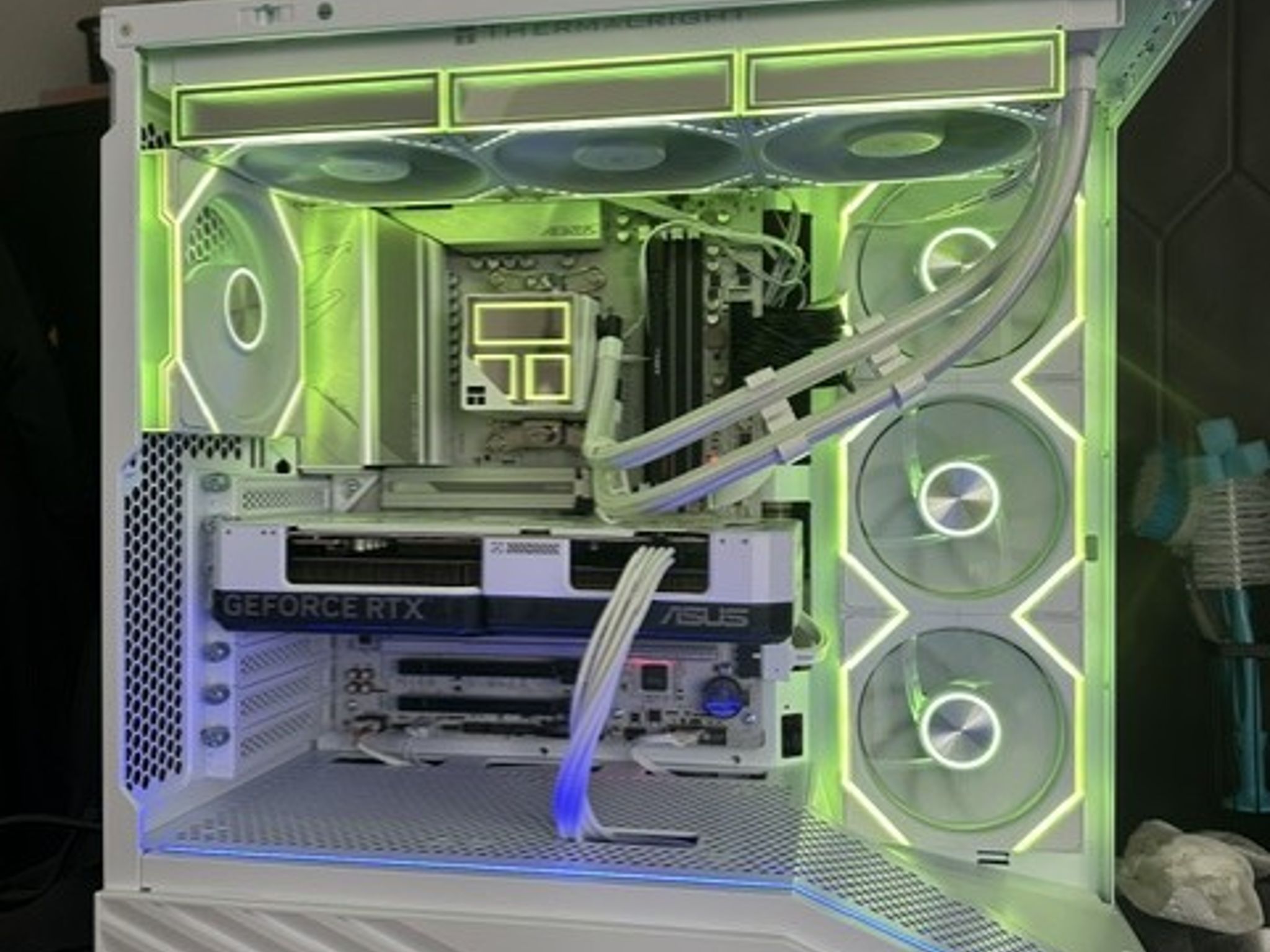GeForce RTX 4070 Custom Gaming PC - Ryzen 5 7500X3D