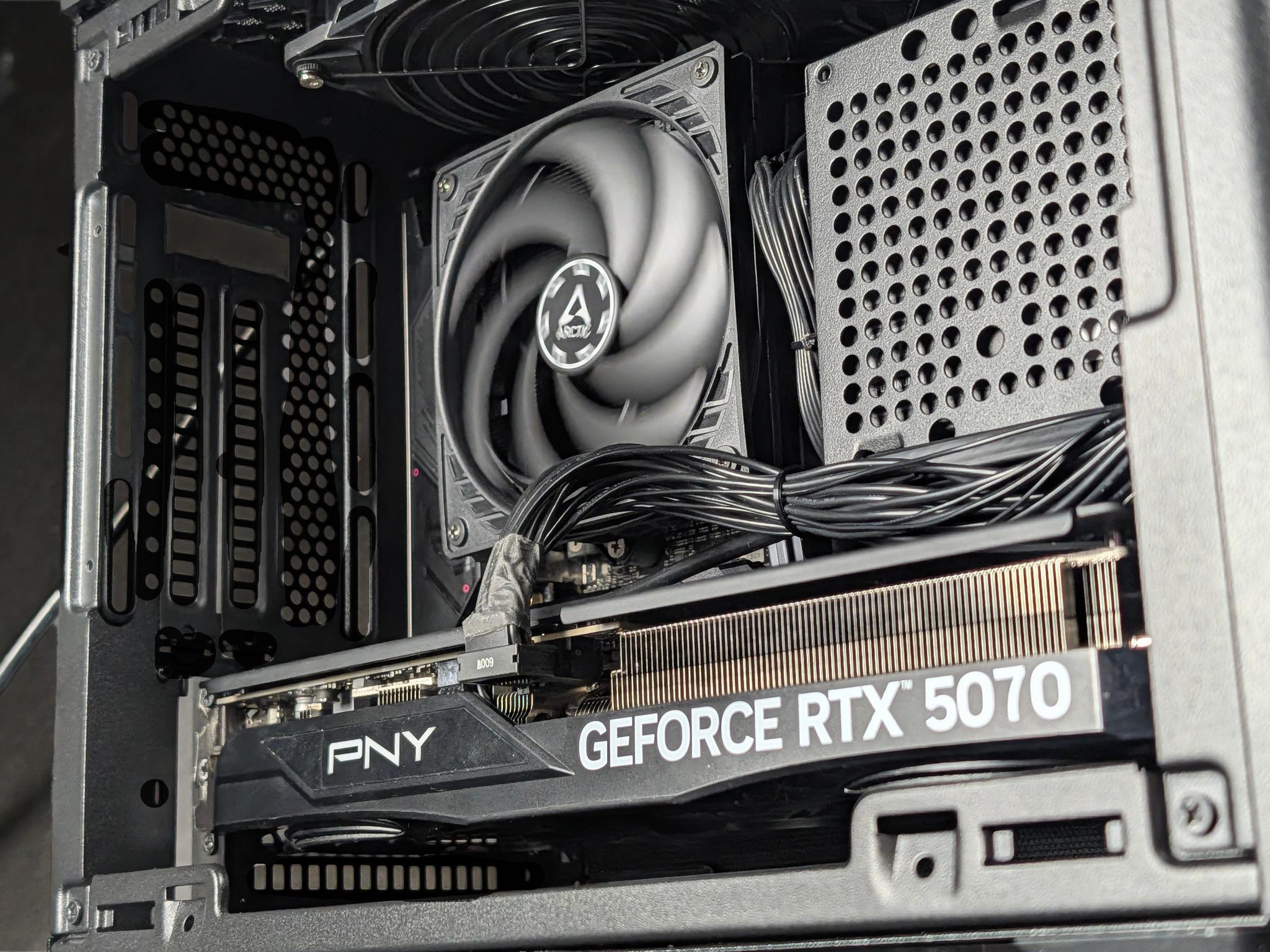 🖤Ryzen 5 7600X / RTX 5070 / 32GB DDR5 / 2TB SSD / 1100W PSU