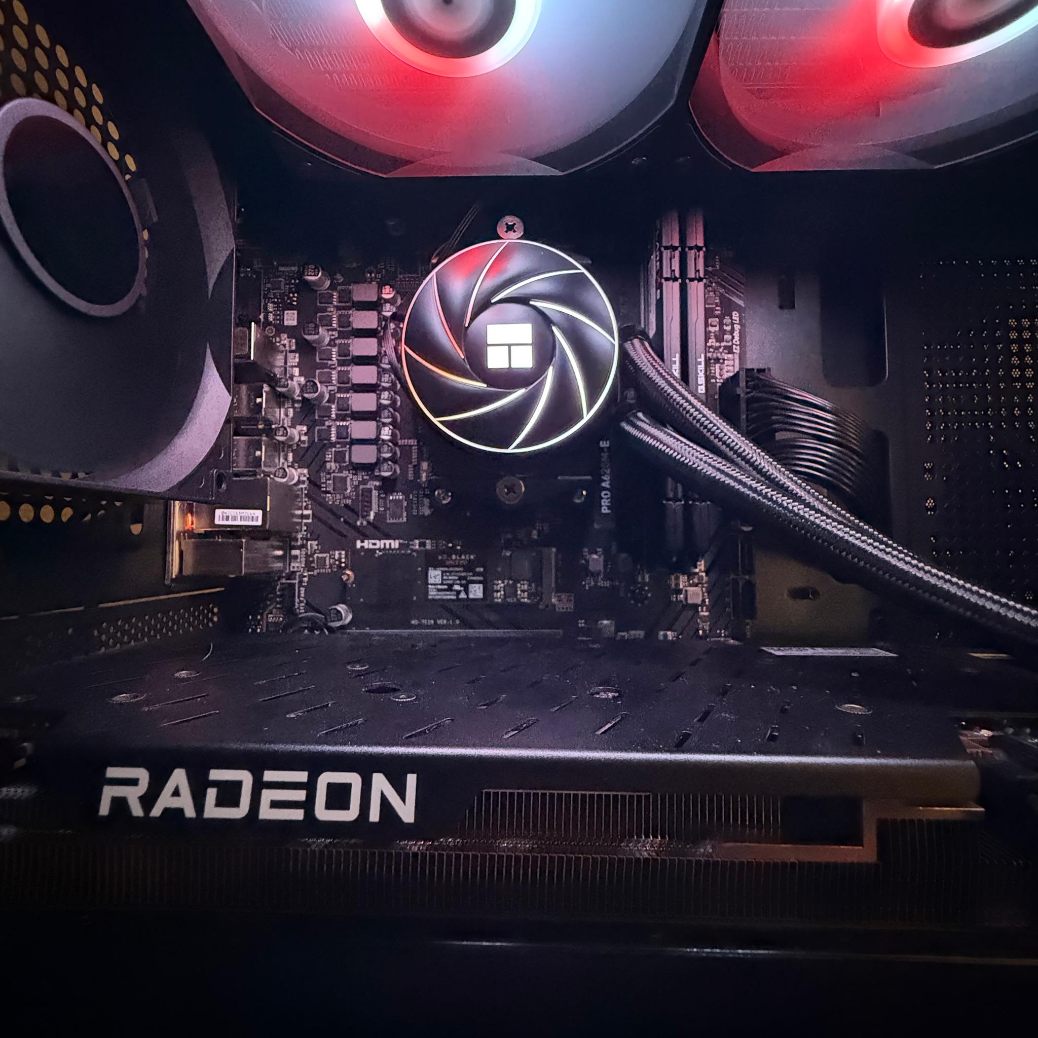 RX 7700 XT | RYZEN 7600X | 32GB 6000CL30 | 2TB NVME