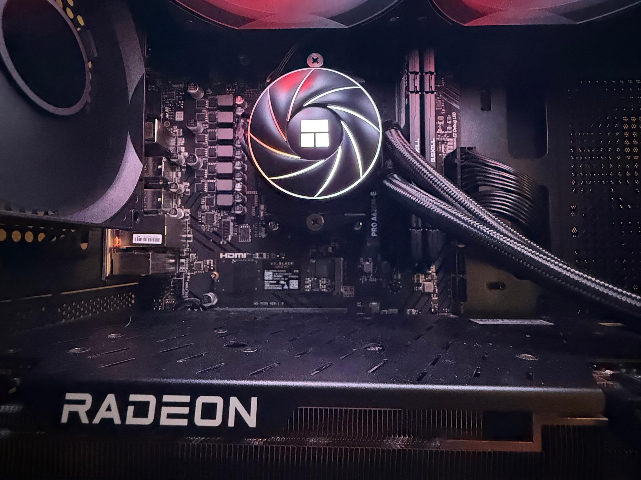 RX 7700 XT | RYZEN 7600X | 32GB 6000CL30 | 2TB NVME