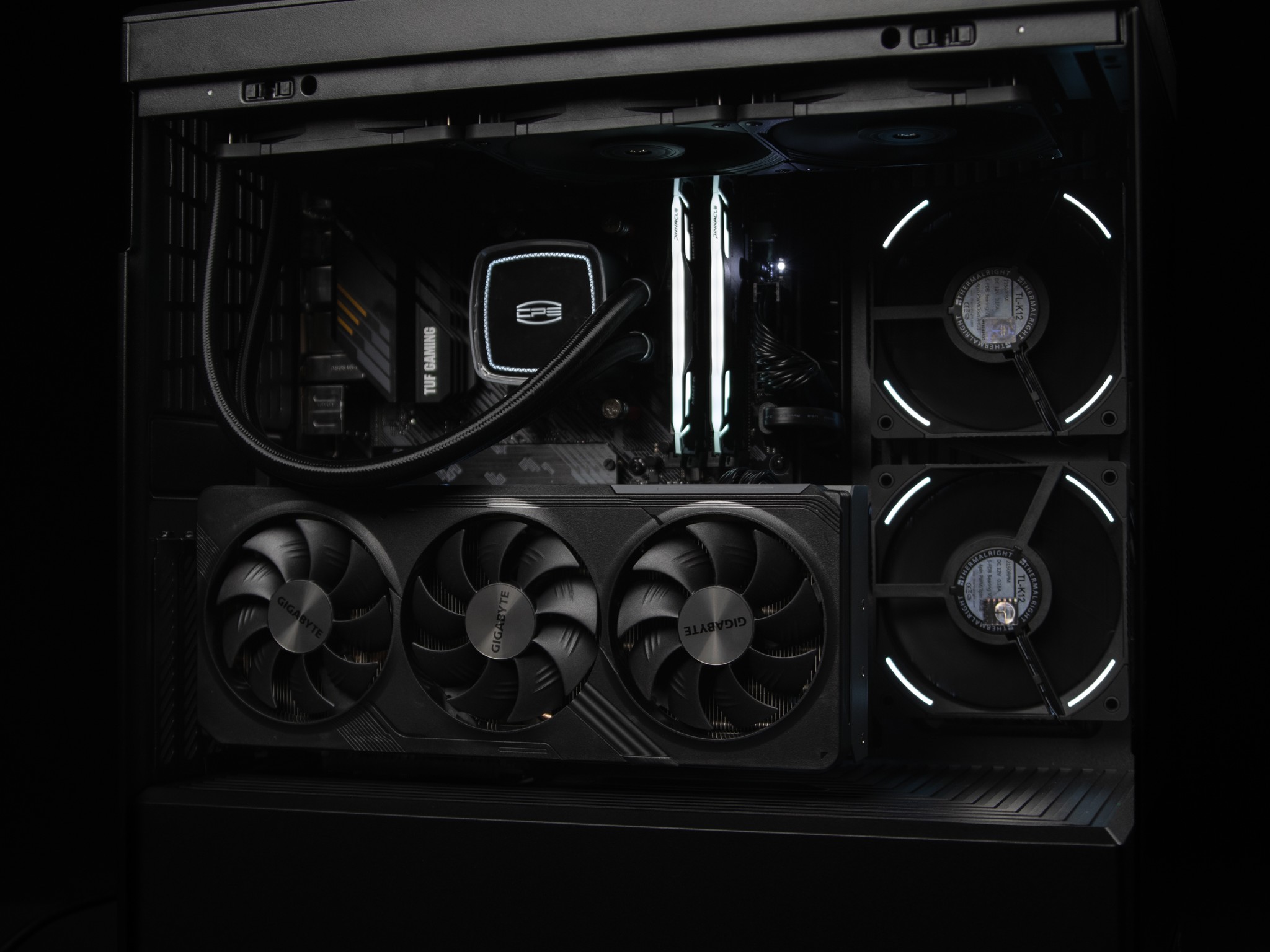 “Predarc” RX 7700 XT 32GB Ryzen 7 Windows 11 1TB Gaming PC Powerhouse