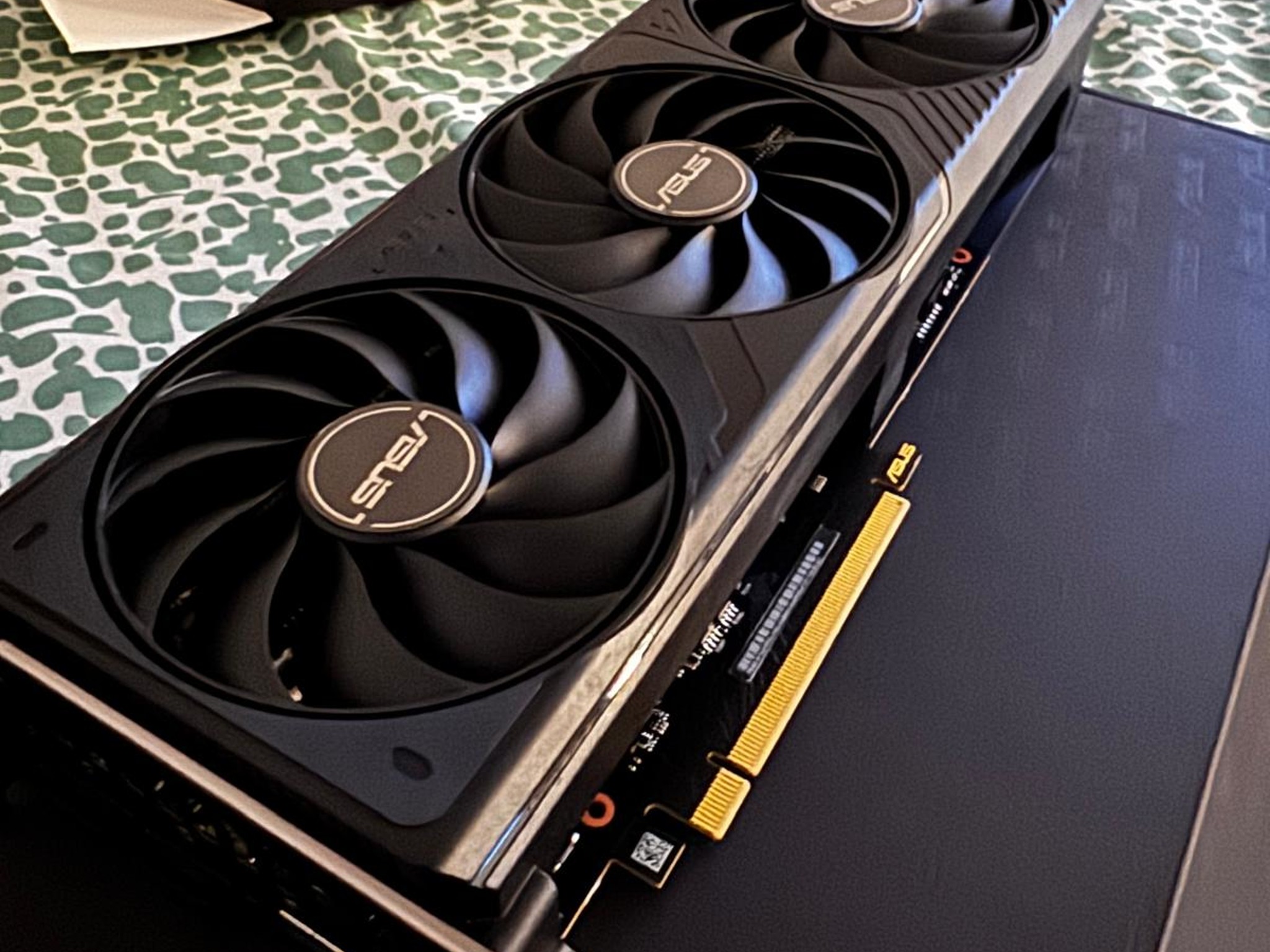 ASUS SFF-Ready Prime GeForce RTX™ 4070 Ti Super