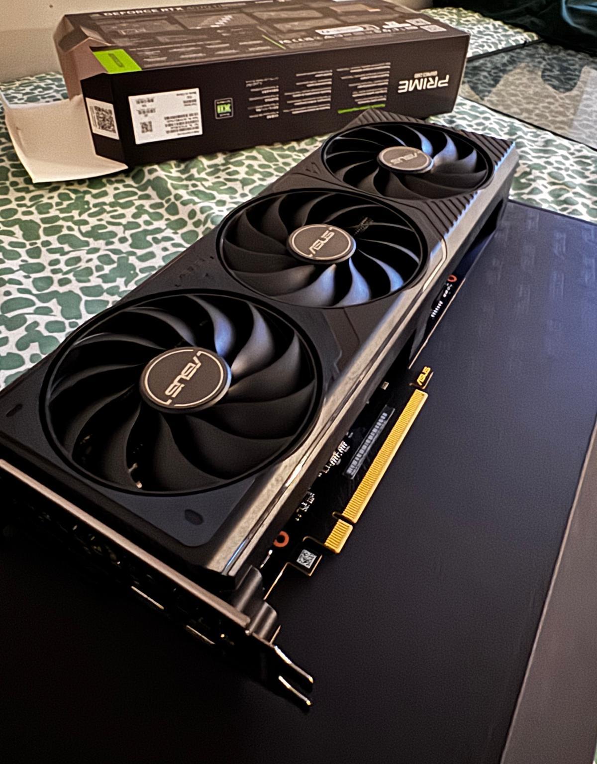 ASUS SFF-Ready Prime GeForce RTX™ 4070 Ti Super