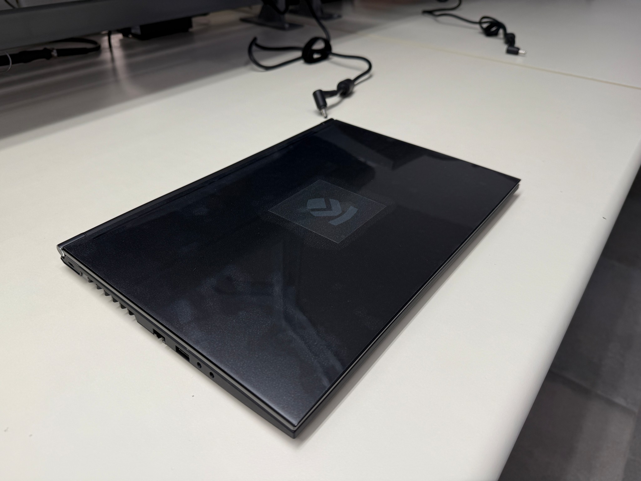 Eluktronics MB-15, i7-8750H, GTX 1050Ti, 16GB RAM, 144HZ