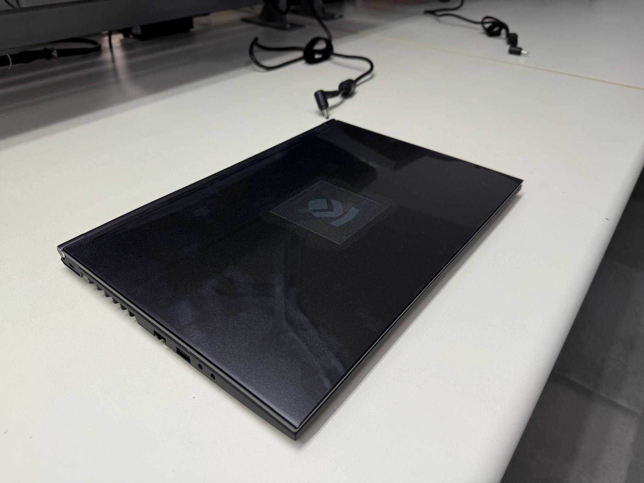 Eluktronics MB-15, i7-8750H, GTX 1050Ti, 16GB RAM, 144HZ