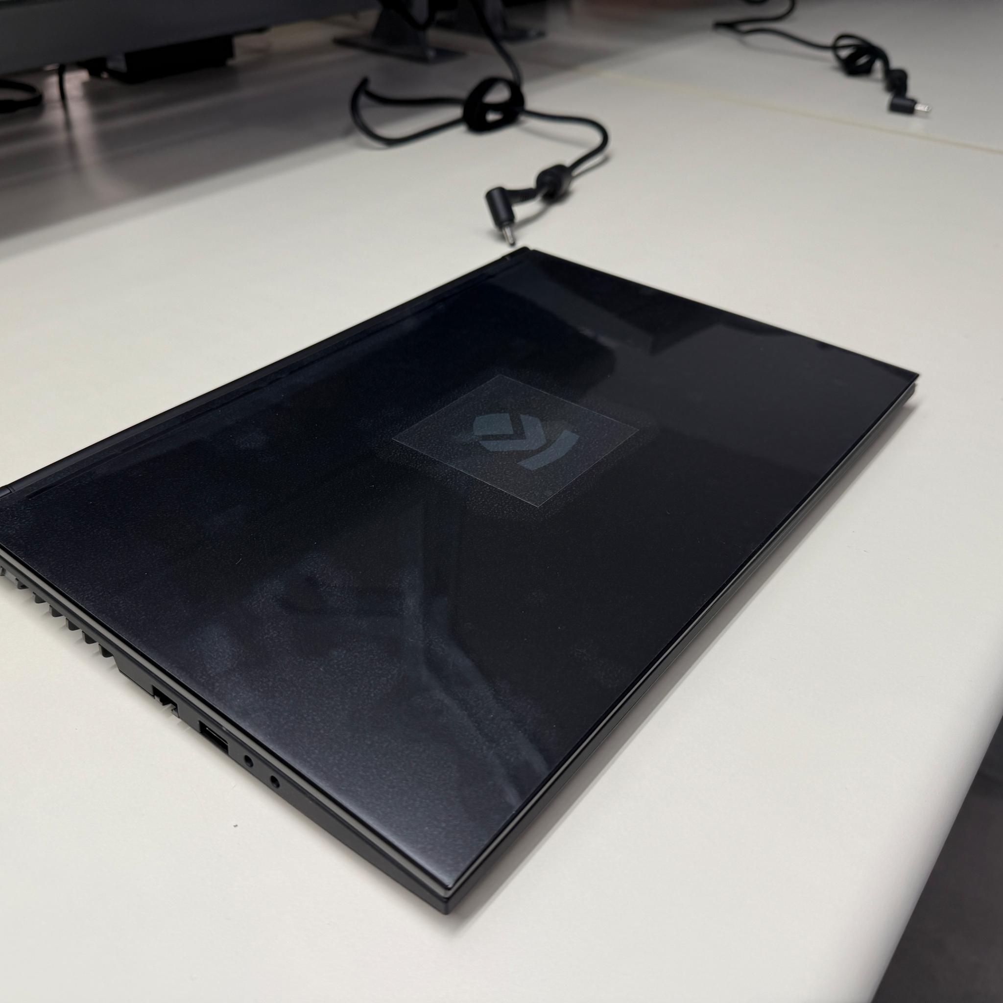 Eluktronics MB-15, i7-8750H, GTX 1050Ti, 16GB RAM, 144HZ
