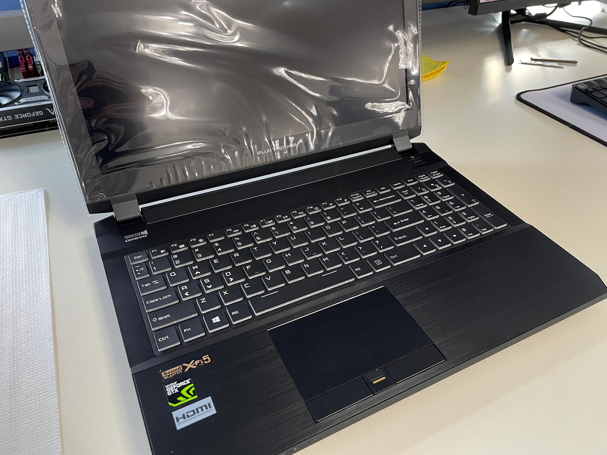 Clevo 15.6" P650HP6 + i7-7700HQ + GTX 1060 + 1080p 60HZ