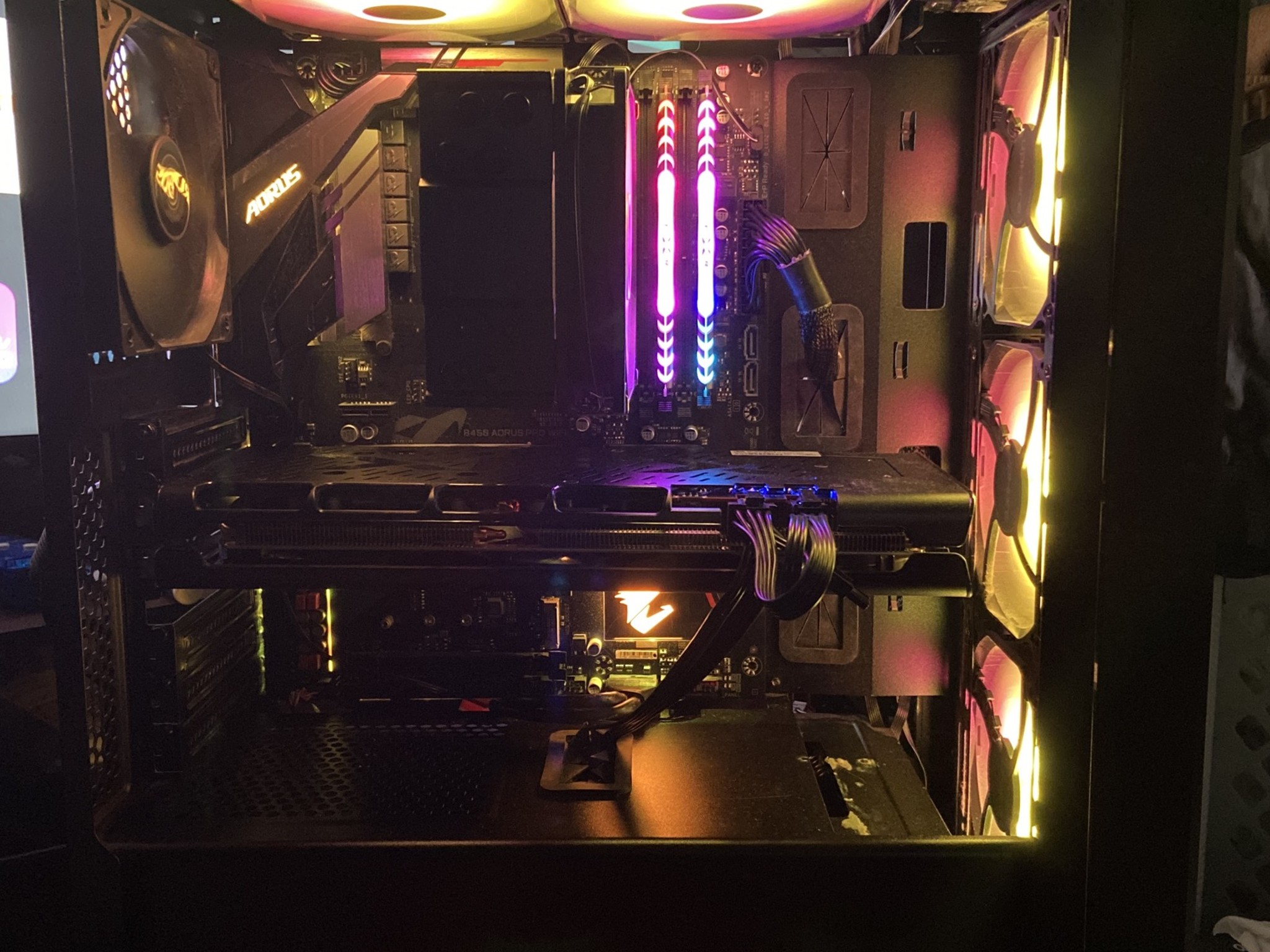 Gaming PC: Ryzen 7 2700x + Radeon Rx 5700xt|16gb Ram + 1tb SSD| B450 Aorus WIFI