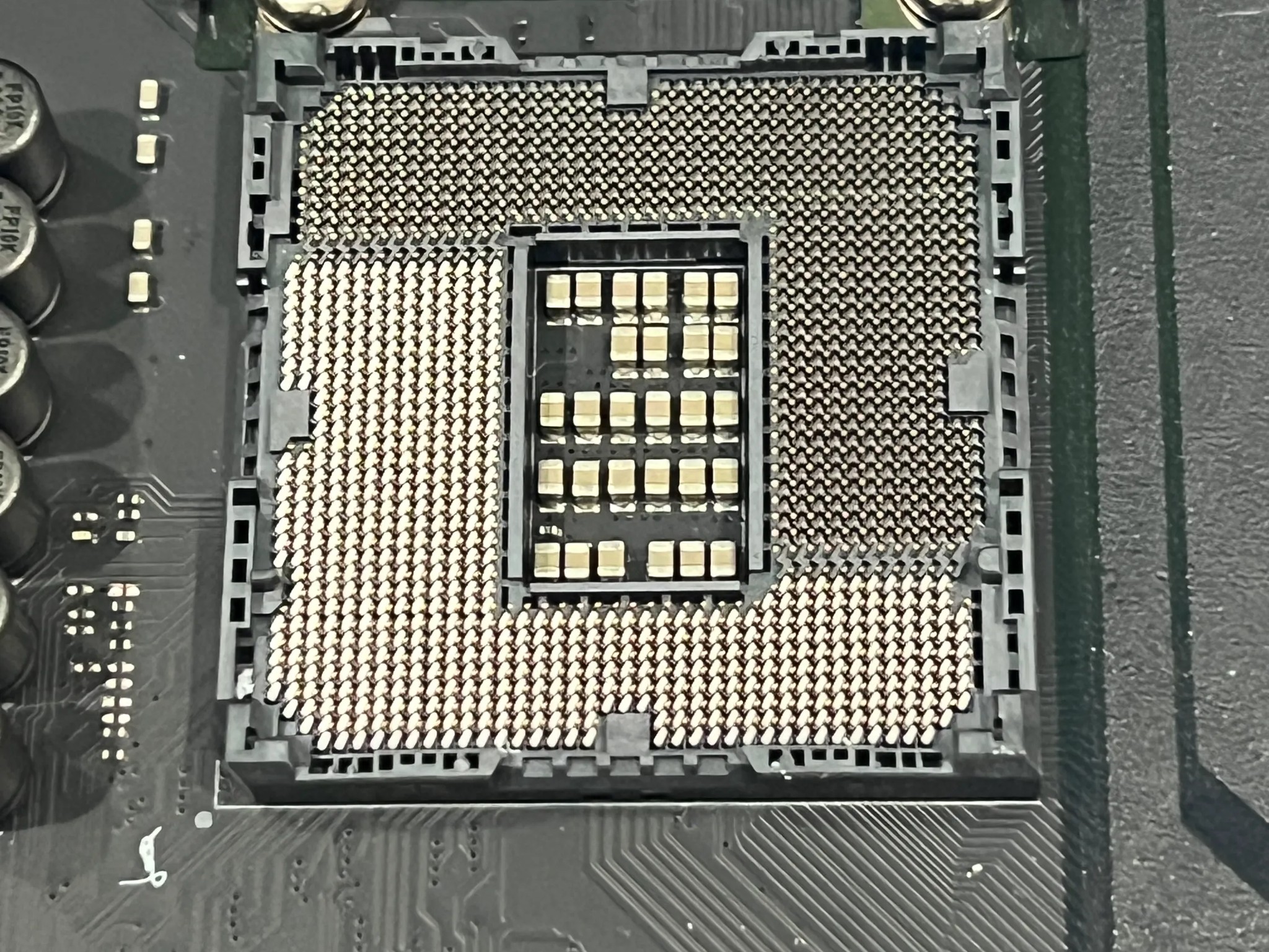 INTEL CORE I9 10900K and ASUS ROG MAXIMUS XII HERO WIFI (z490)