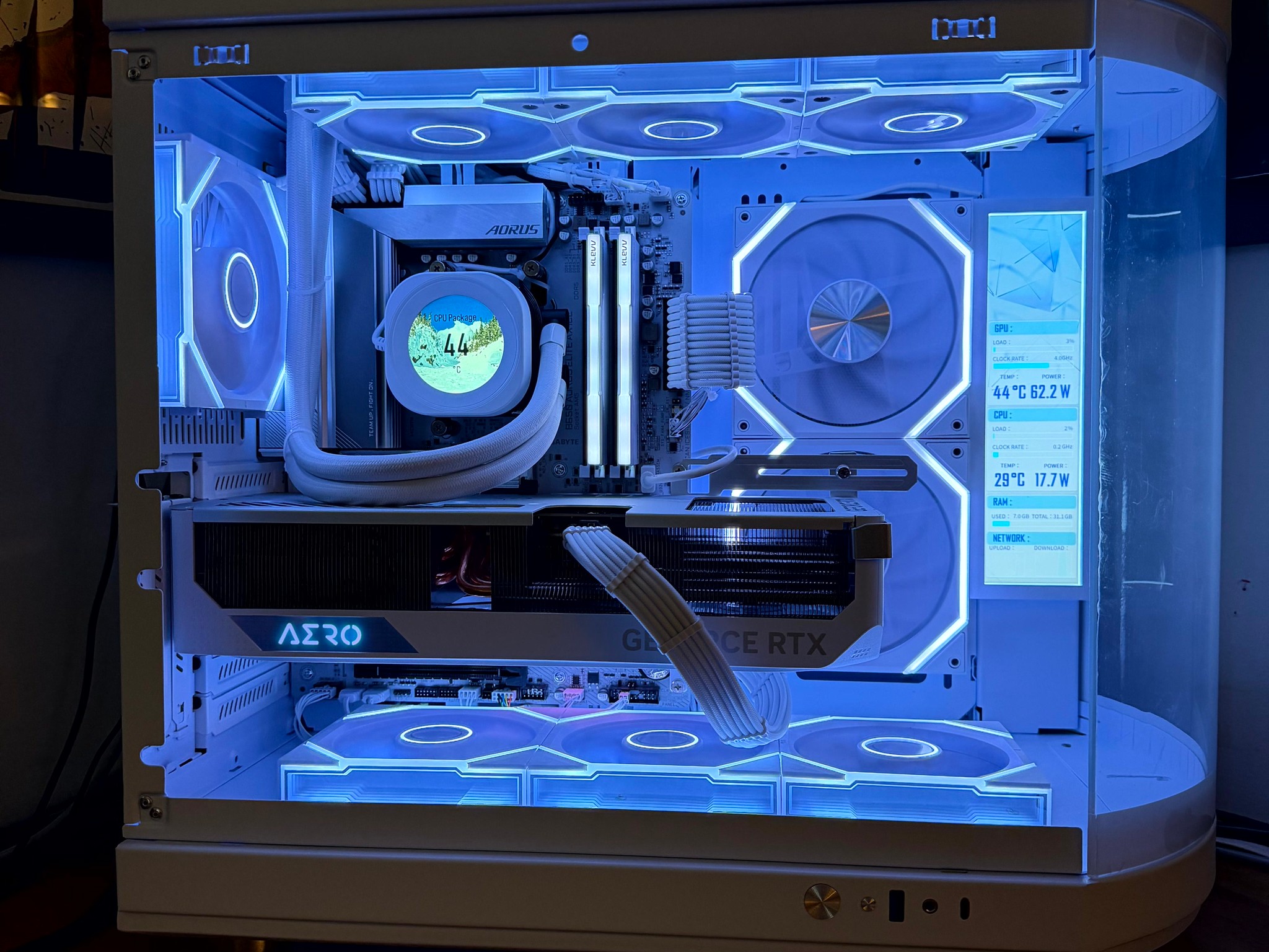 Aurskriða - RTX 4080 Super OC | Ryzen 9 7900x3d | 32GB RAM @6400 | 3TB Total NVME | 1200W Gold