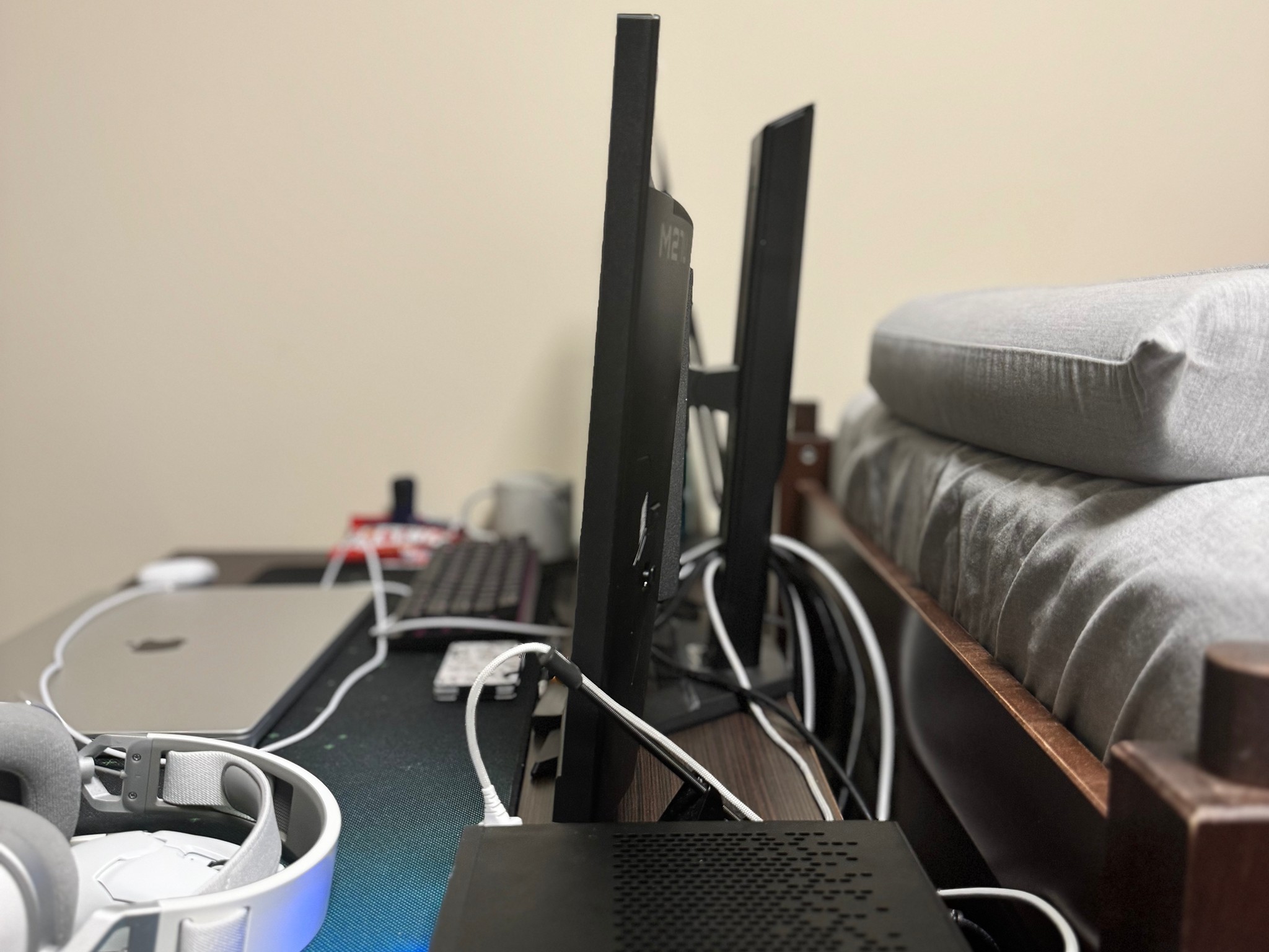 GIGABYTE M27U 4K 160Hz IPS 27-inch Gaming Monitor