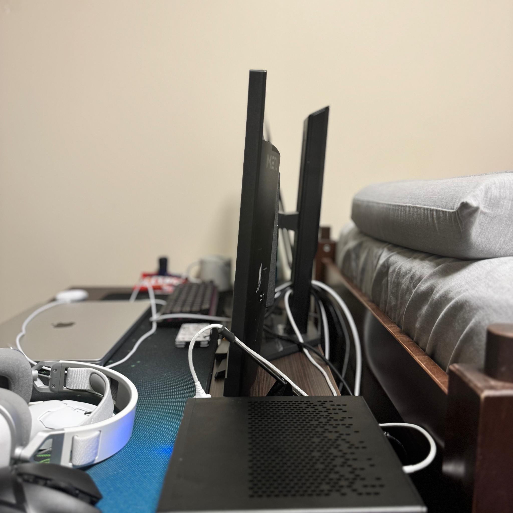GIGABYTE M27U 4K 160Hz IPS 27-inch Gaming Monitor