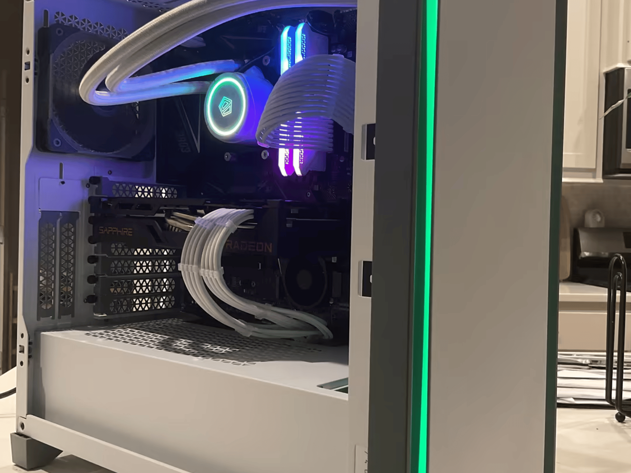 “Scatterpulse” R7 5800x, 6700xt High-End Pc