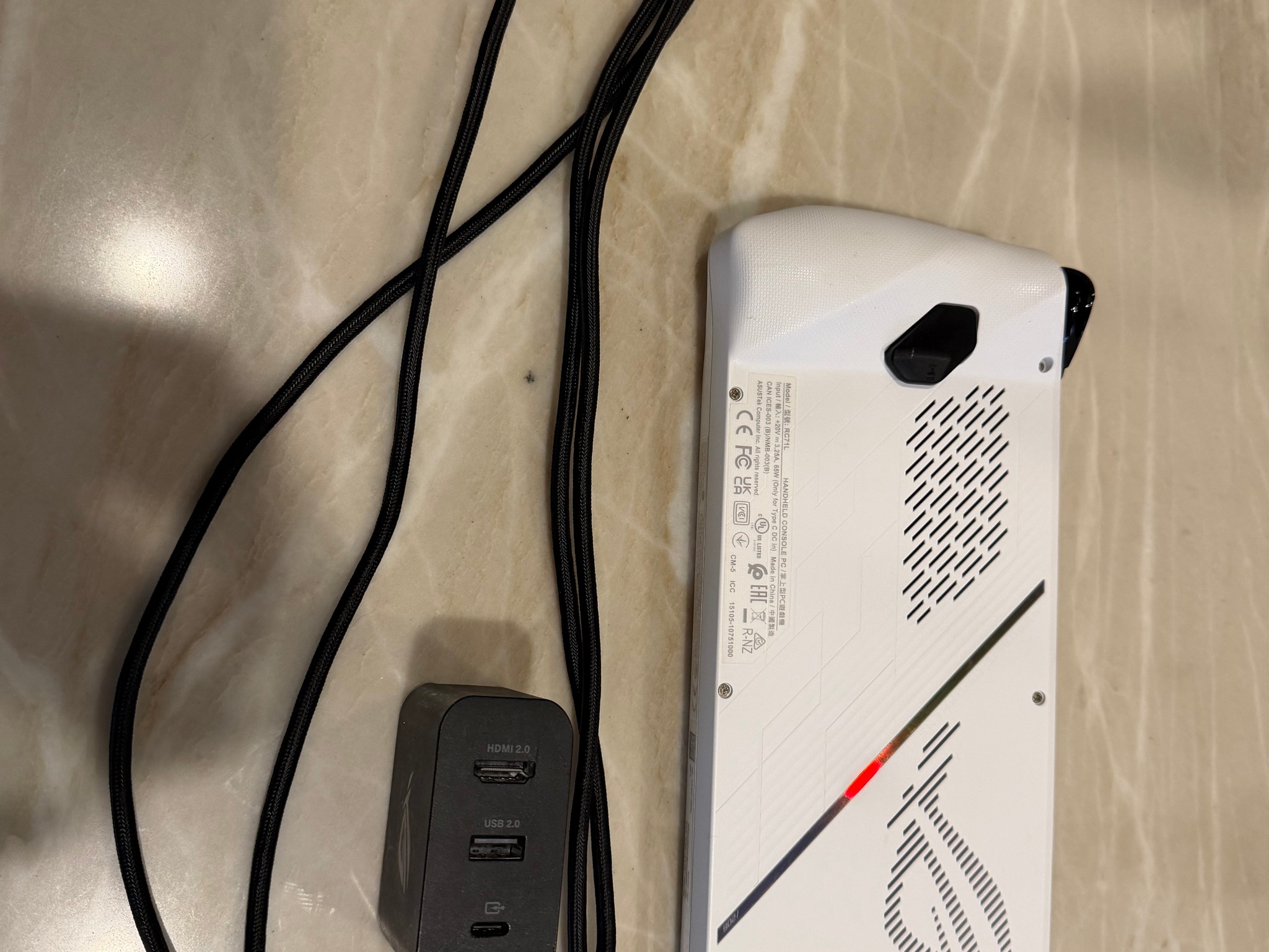 ASUS ROG Ally Z1 Extreme + Official ROG Gaming Charger Dock
