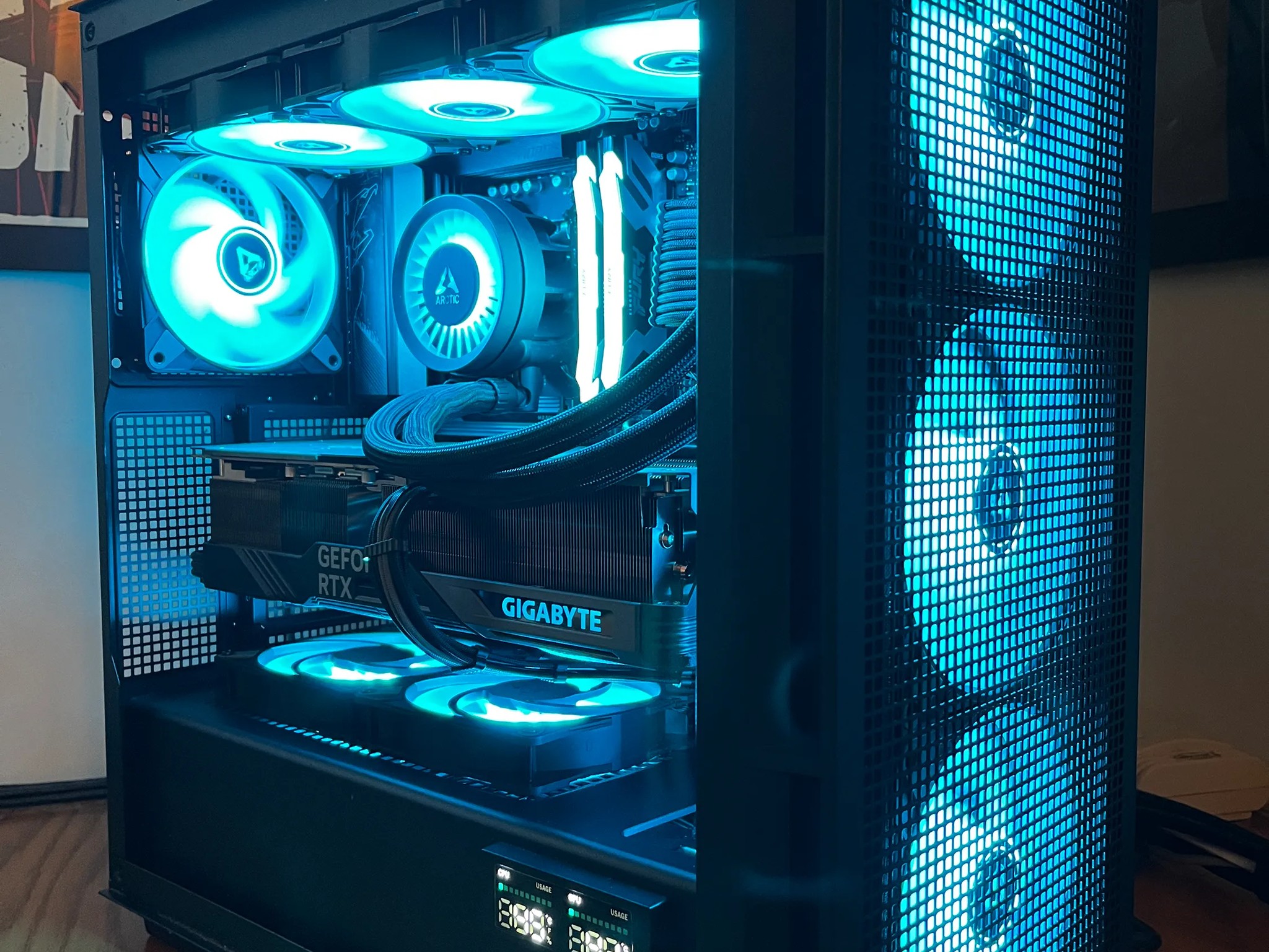 Black Jaguar - RTX 4080 | Ryzen 7 7800X3D | 32GB @6000MT/sec | 4TB NVME total storage | 1000W PSU