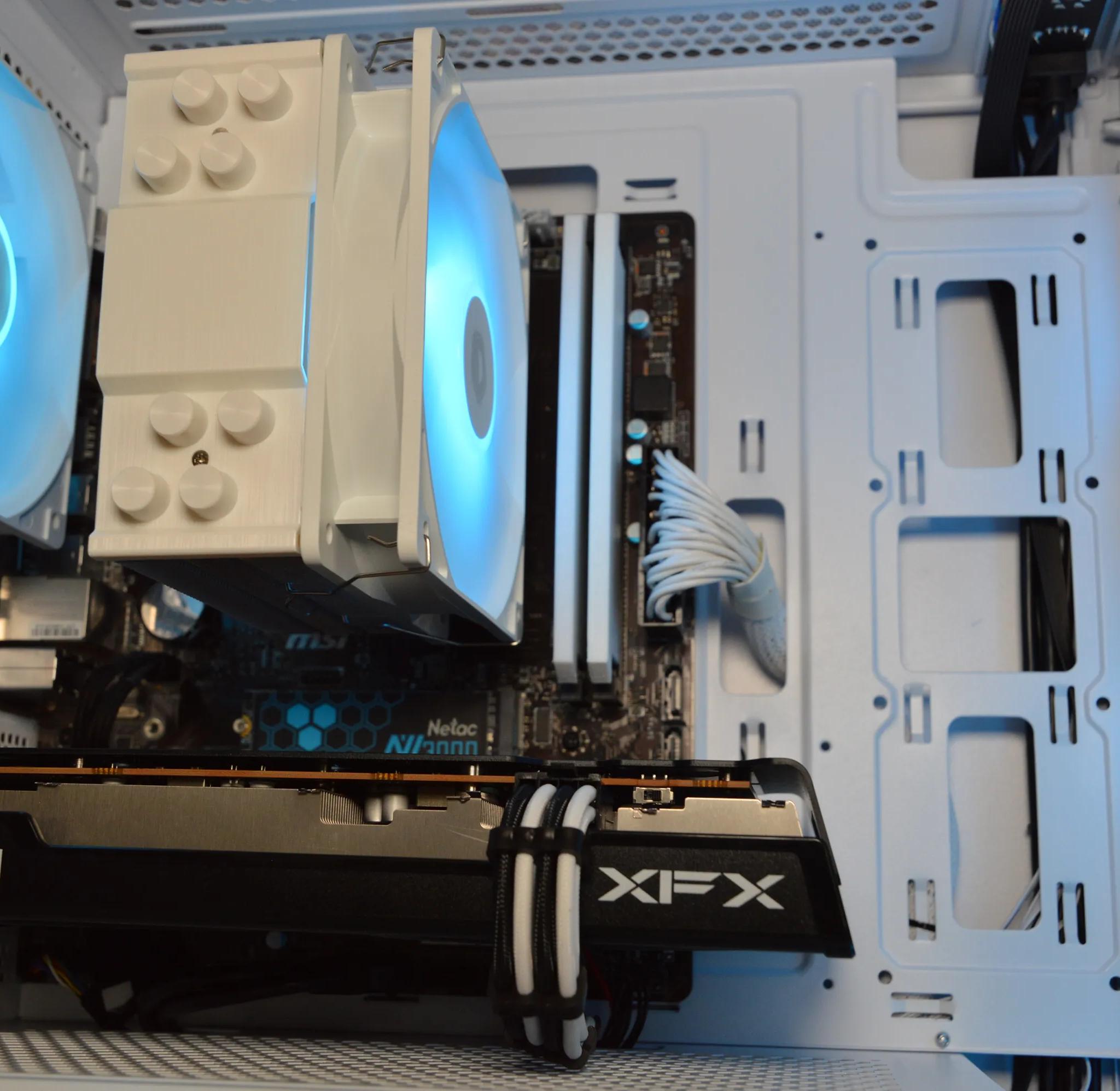 ❄️❄️| RX 6650XT 8GB | RYZEN 5 3600 | 16GB DDR4 RAM | 1TB NVME SSD | Icy Snow |