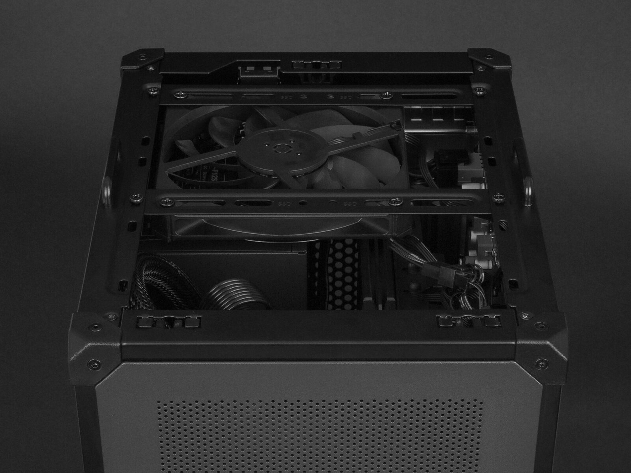 Raster Zero SFF Gaming PC RTX 5060 8GB Ryzen 5 7500X3D 16GB DDR5 1TB