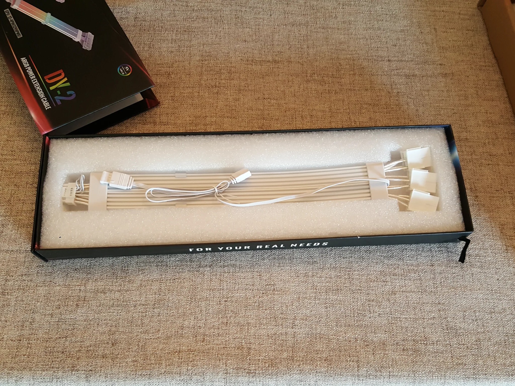 12VHPWR (12+4 pin) ARGB Strimmer cable + HYTE Y60 LCD DISPLAY 12.6in BRAND NEW + Lian Li Strimmer