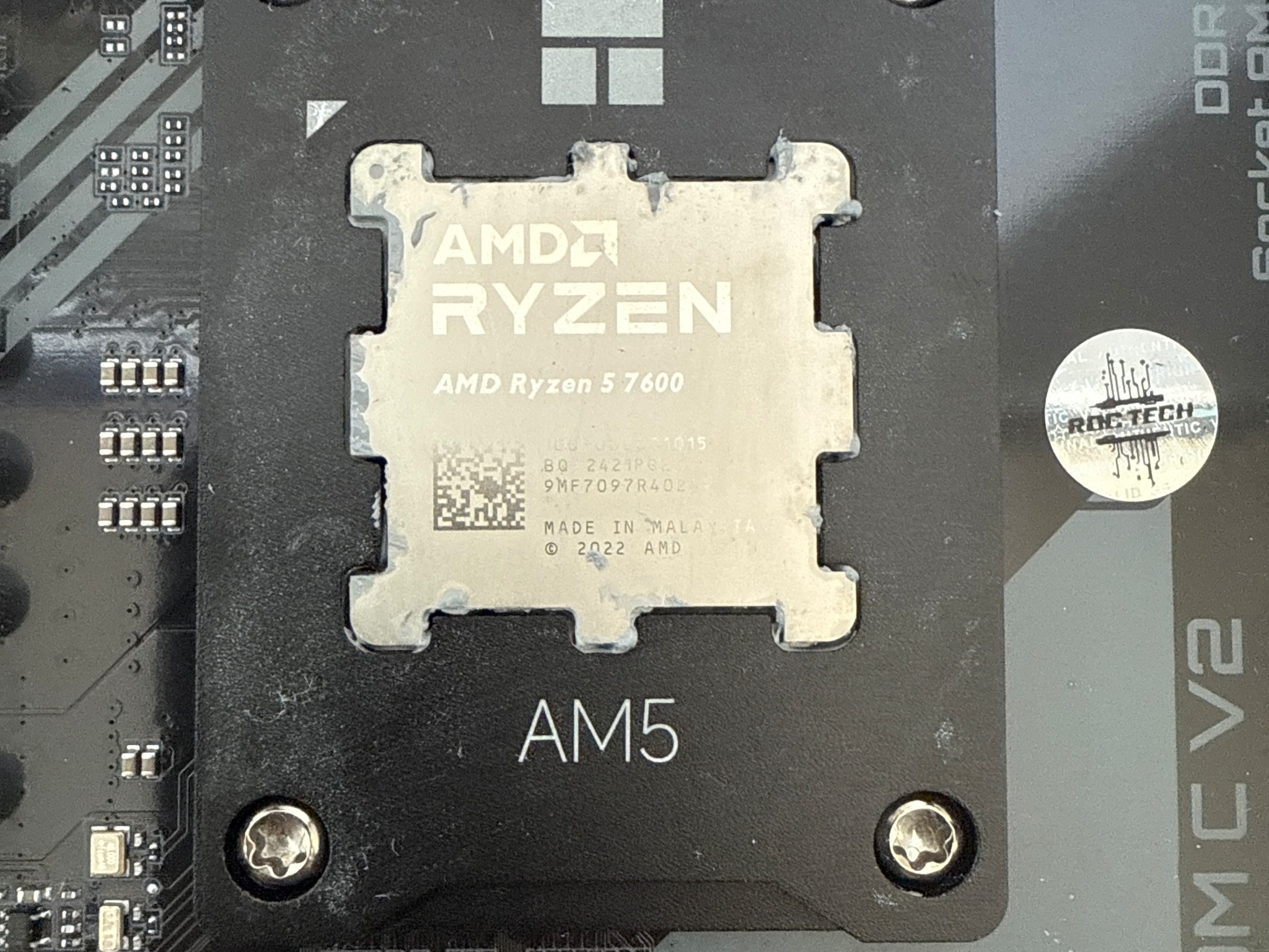 Gigabye B650M C V2 + Ryzen 5 7600 MOBO/CPU Combo