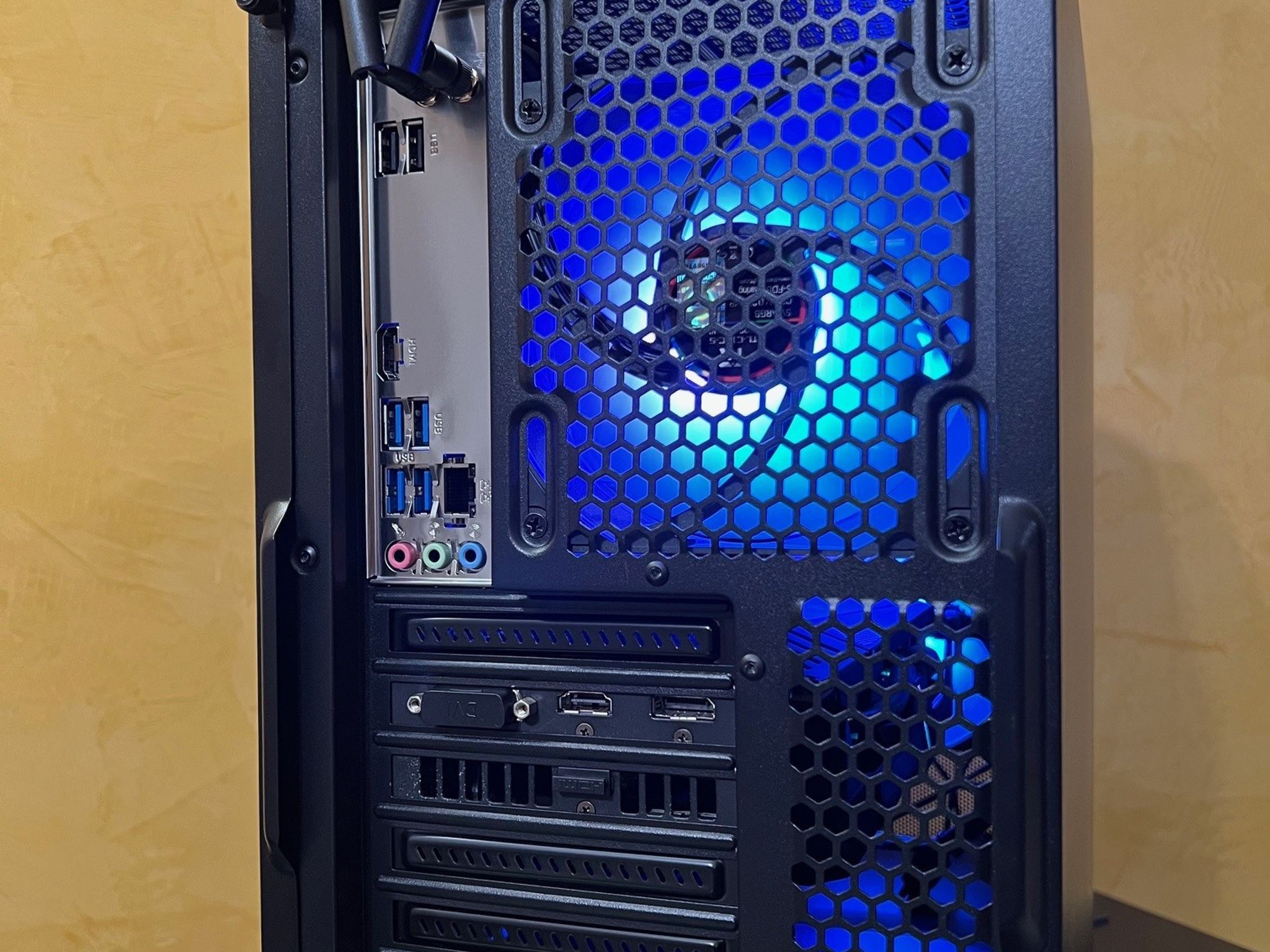Budget Gaming pc RTX 2060 Ryzen 3600,